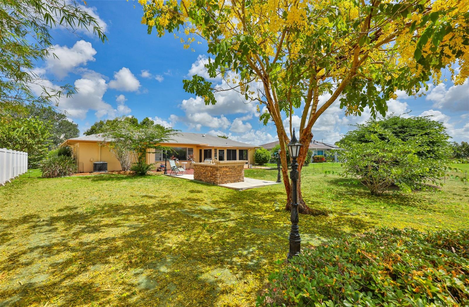 1706 FLAMINGO LN