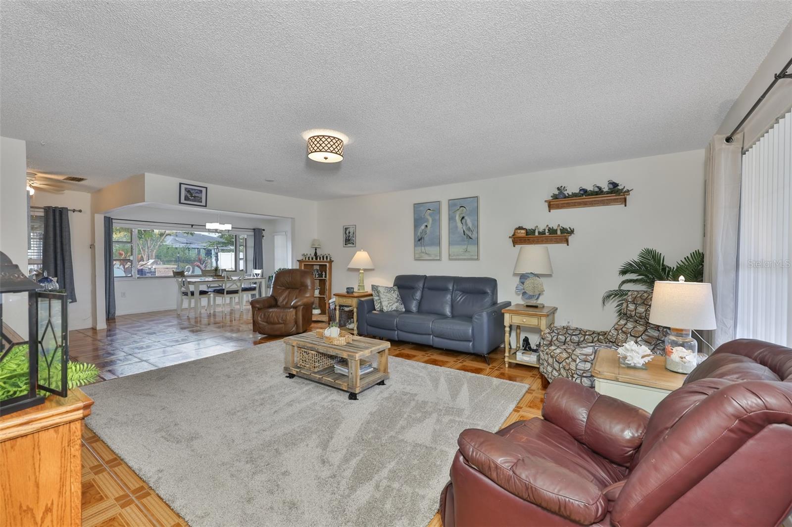 1706 FLAMINGO LN