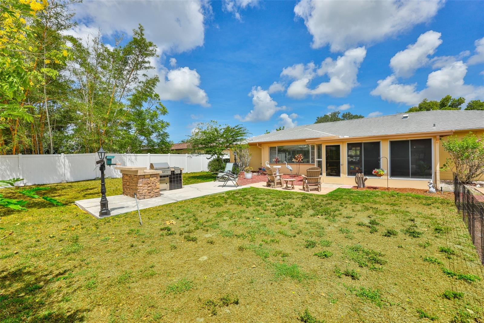 1706 FLAMINGO LN