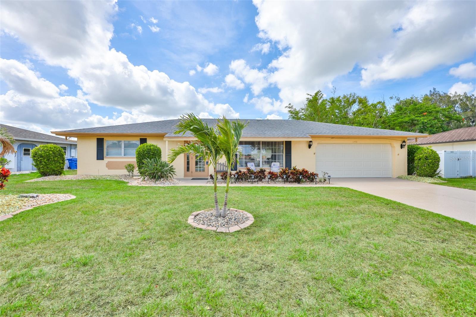 1706 FLAMINGO LN