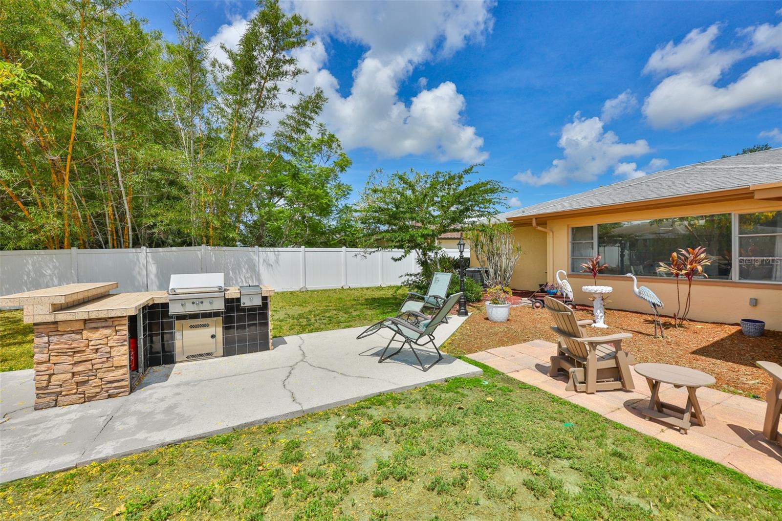 1706 FLAMINGO LN