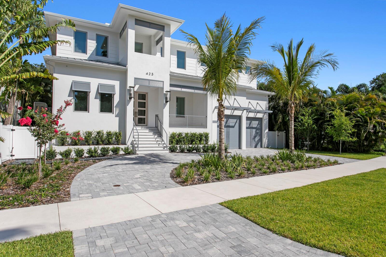 423 S ROYAL POINCIANA DR