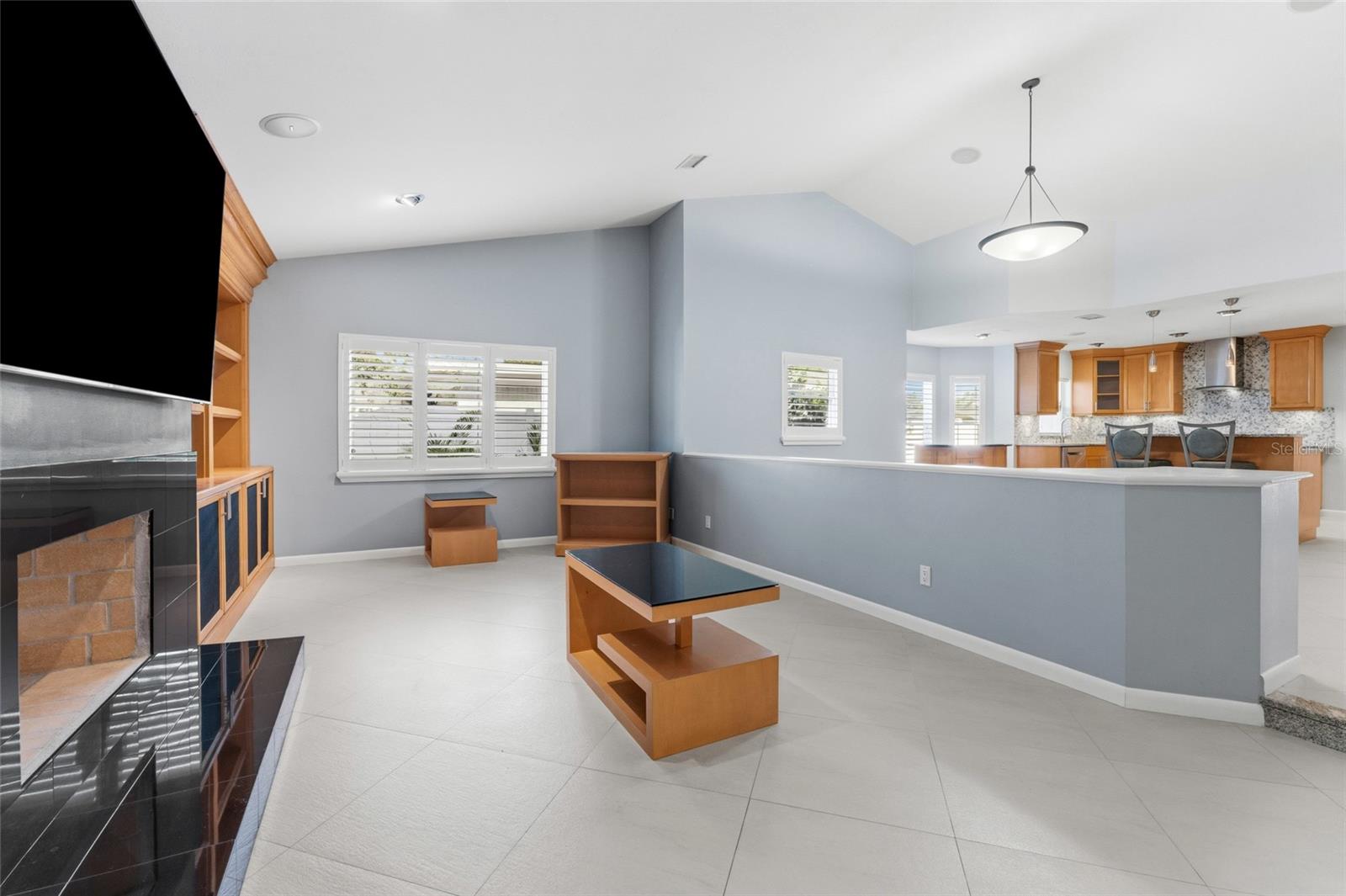 2708 W OSBORNE AVE