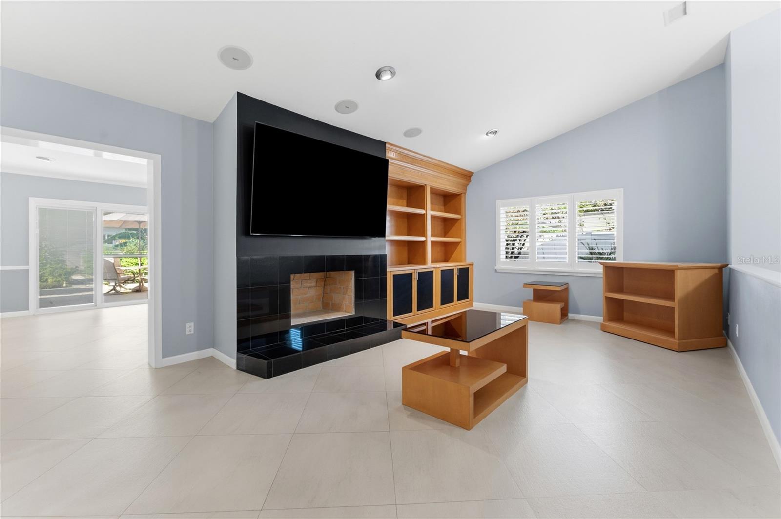 2708 W OSBORNE AVE