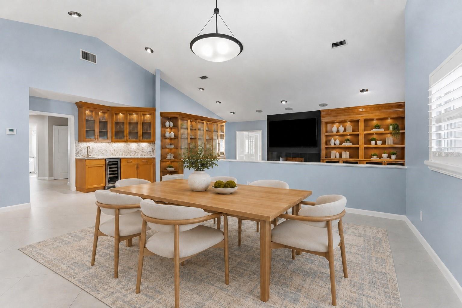 2708 W OSBORNE AVE
