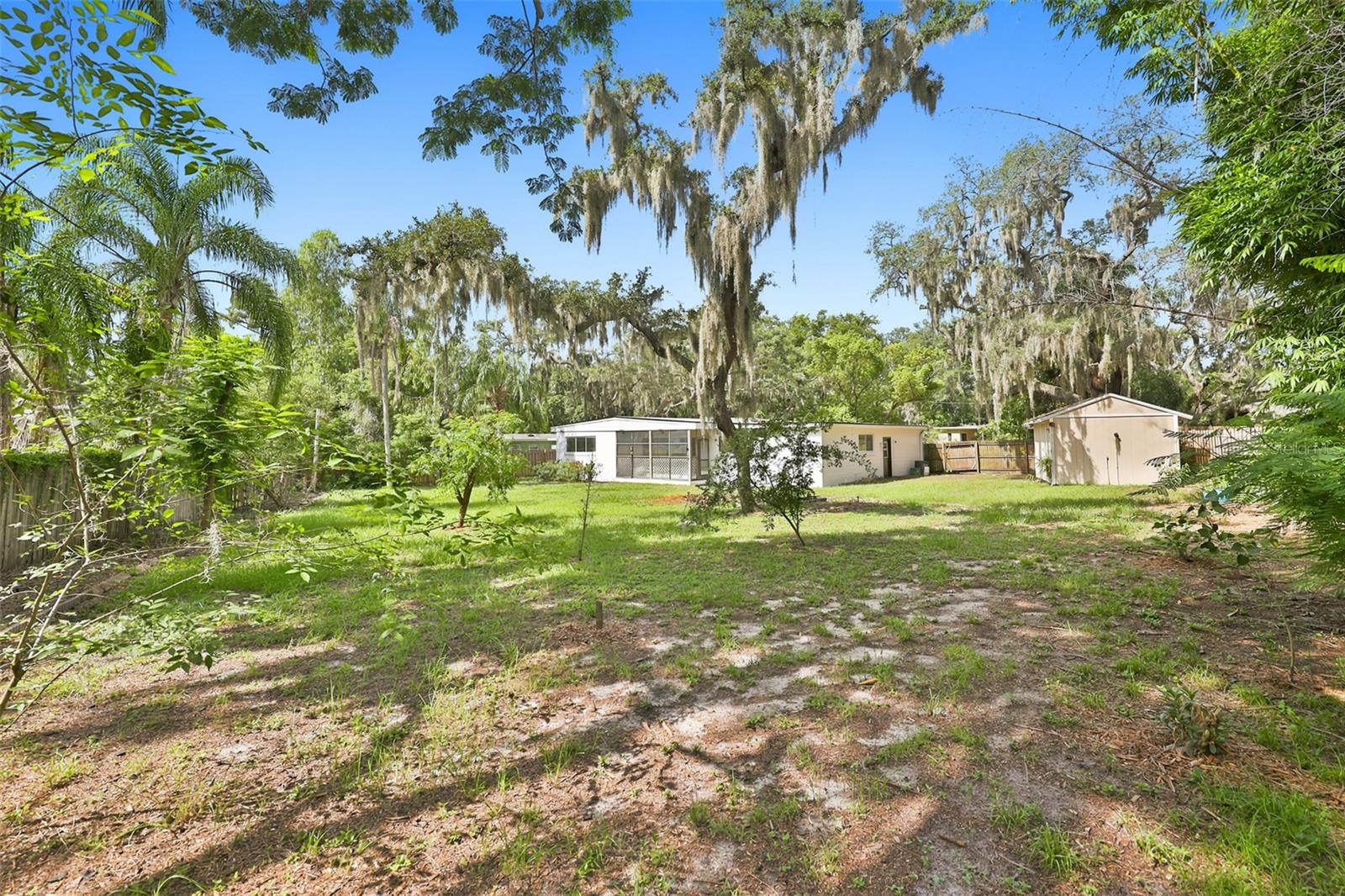 704 E RIVER DR