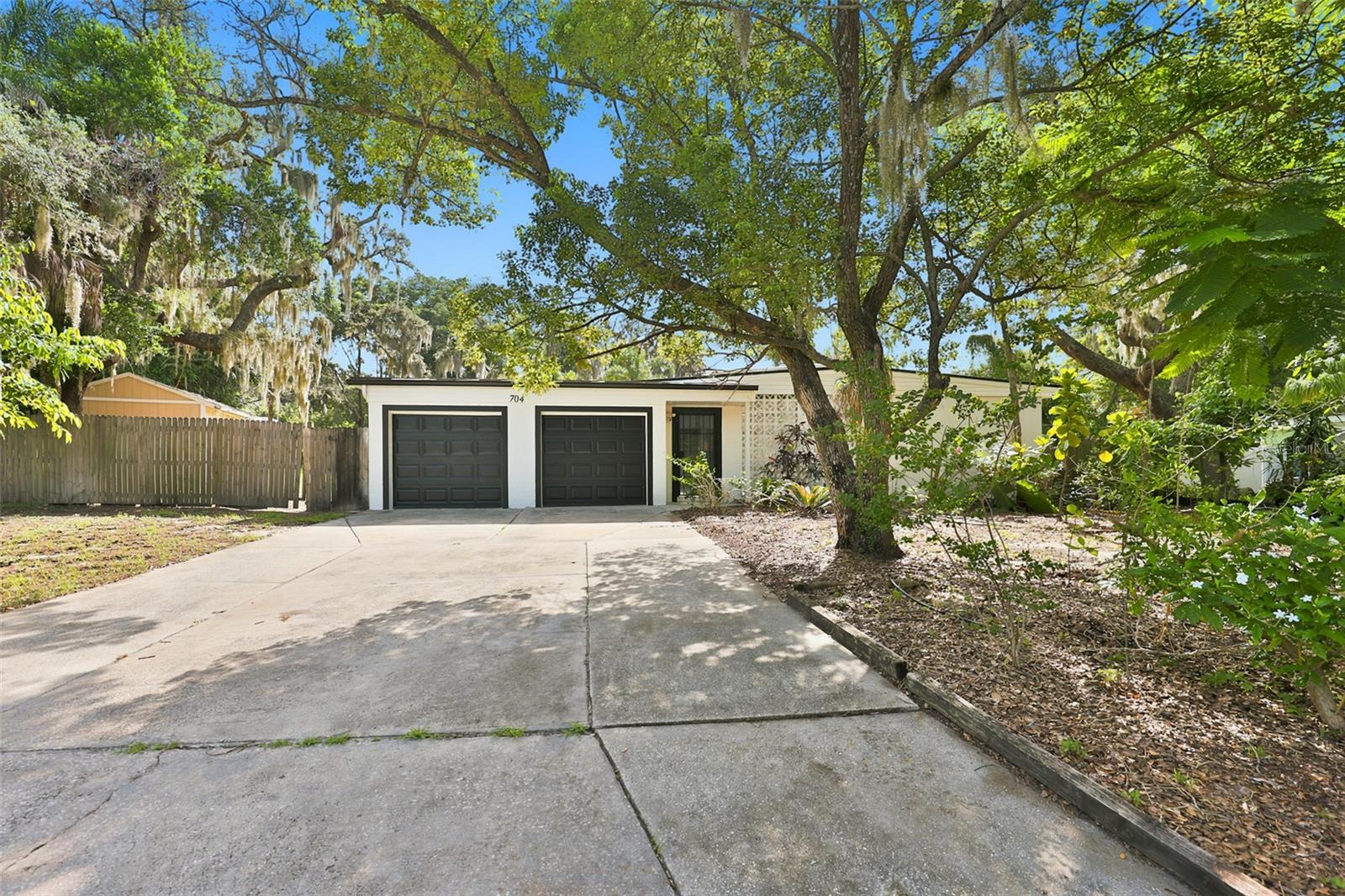 704 E RIVER DR