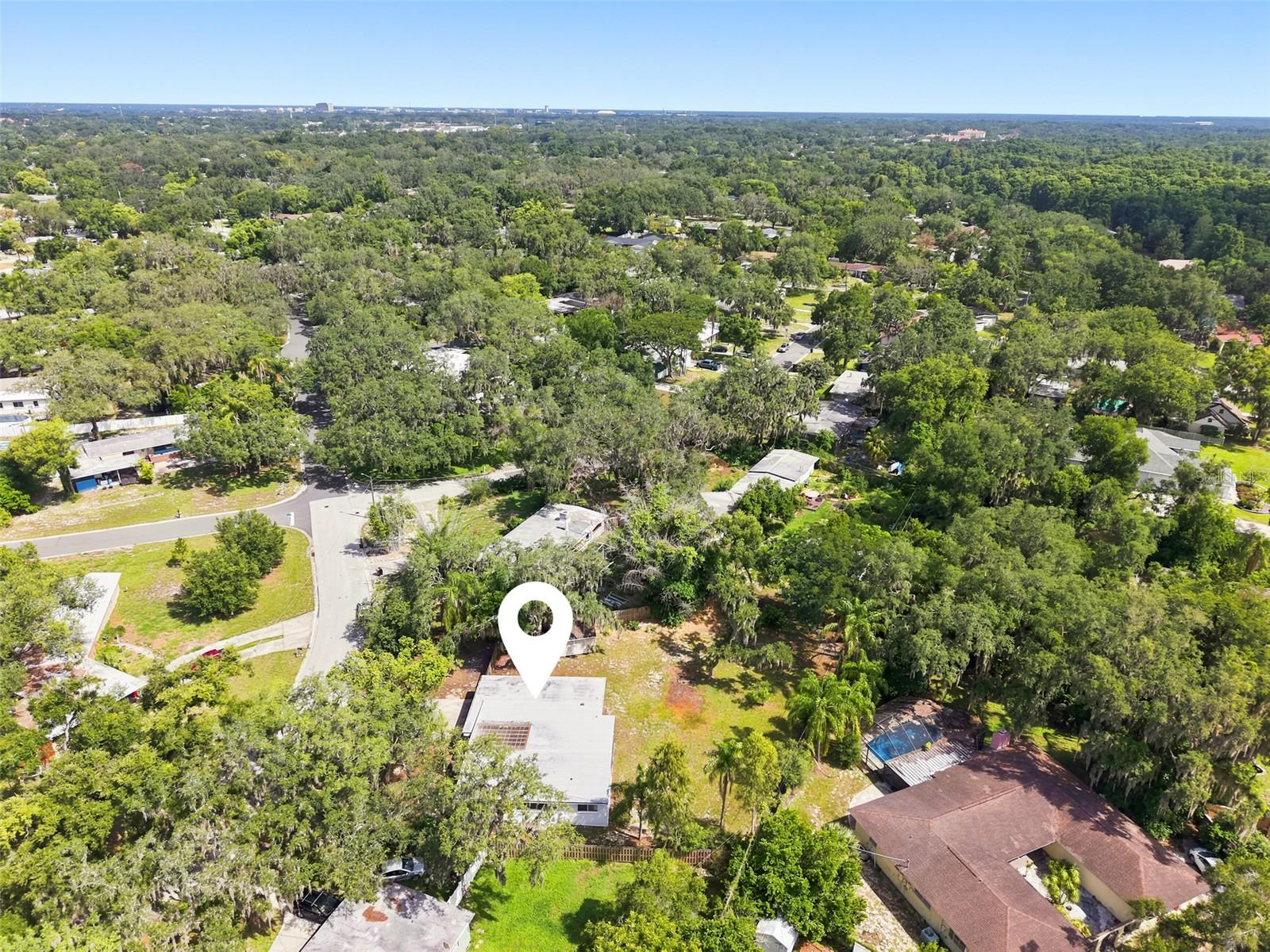 704 E RIVER DR