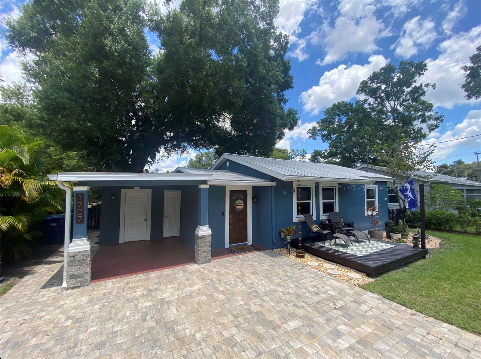 1707 W COMANCHE AVE
