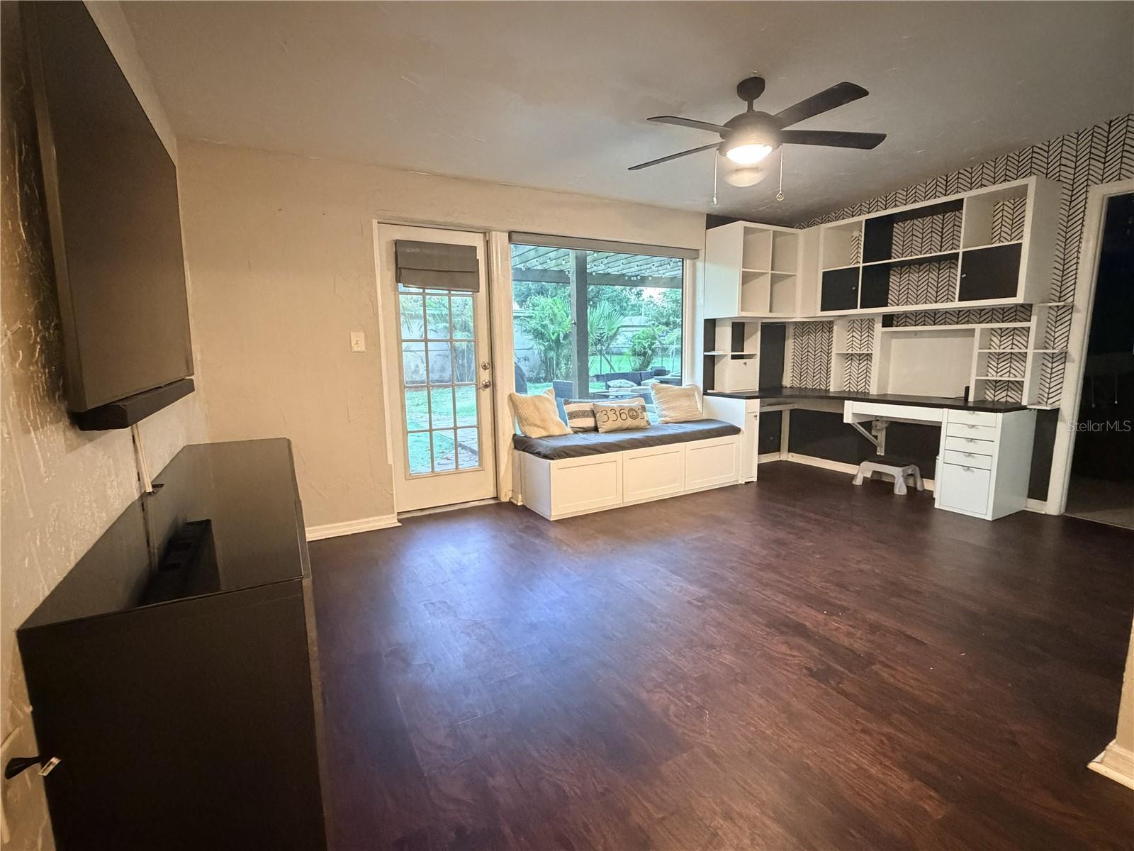 1707 W COMANCHE AVE