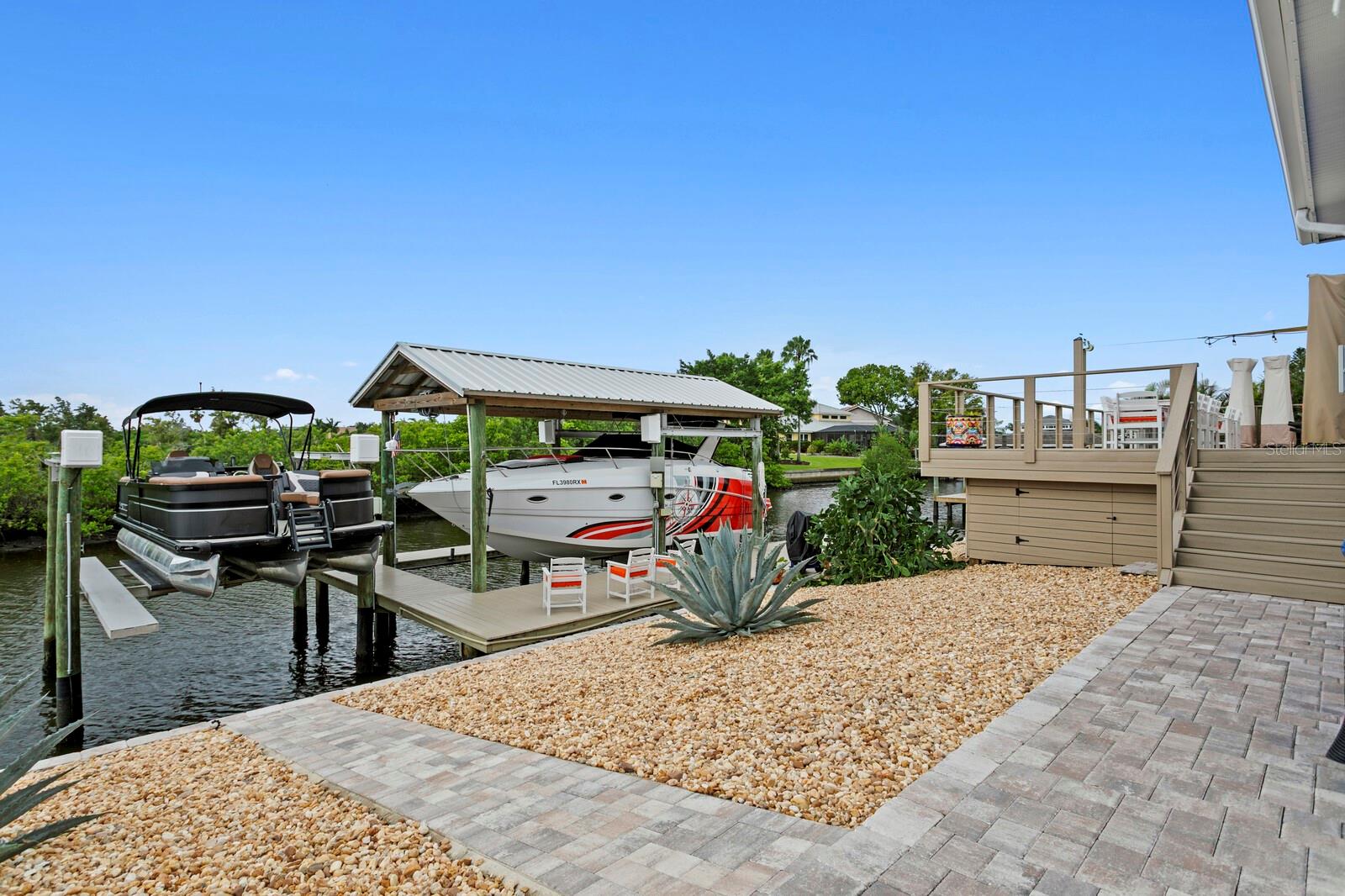 704 EAGLE LN