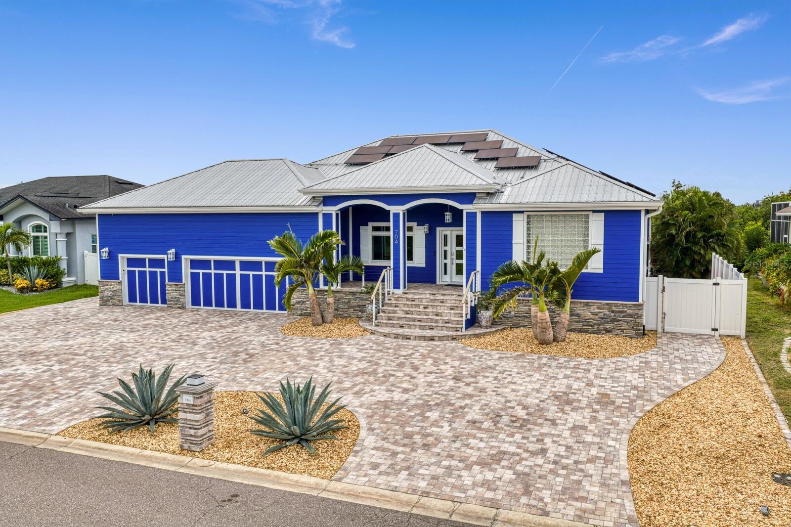 704 EAGLE LN