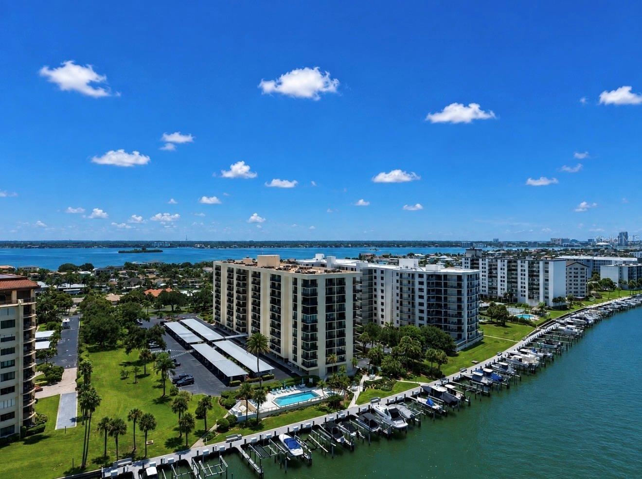 690 ISLAND WAY #501
