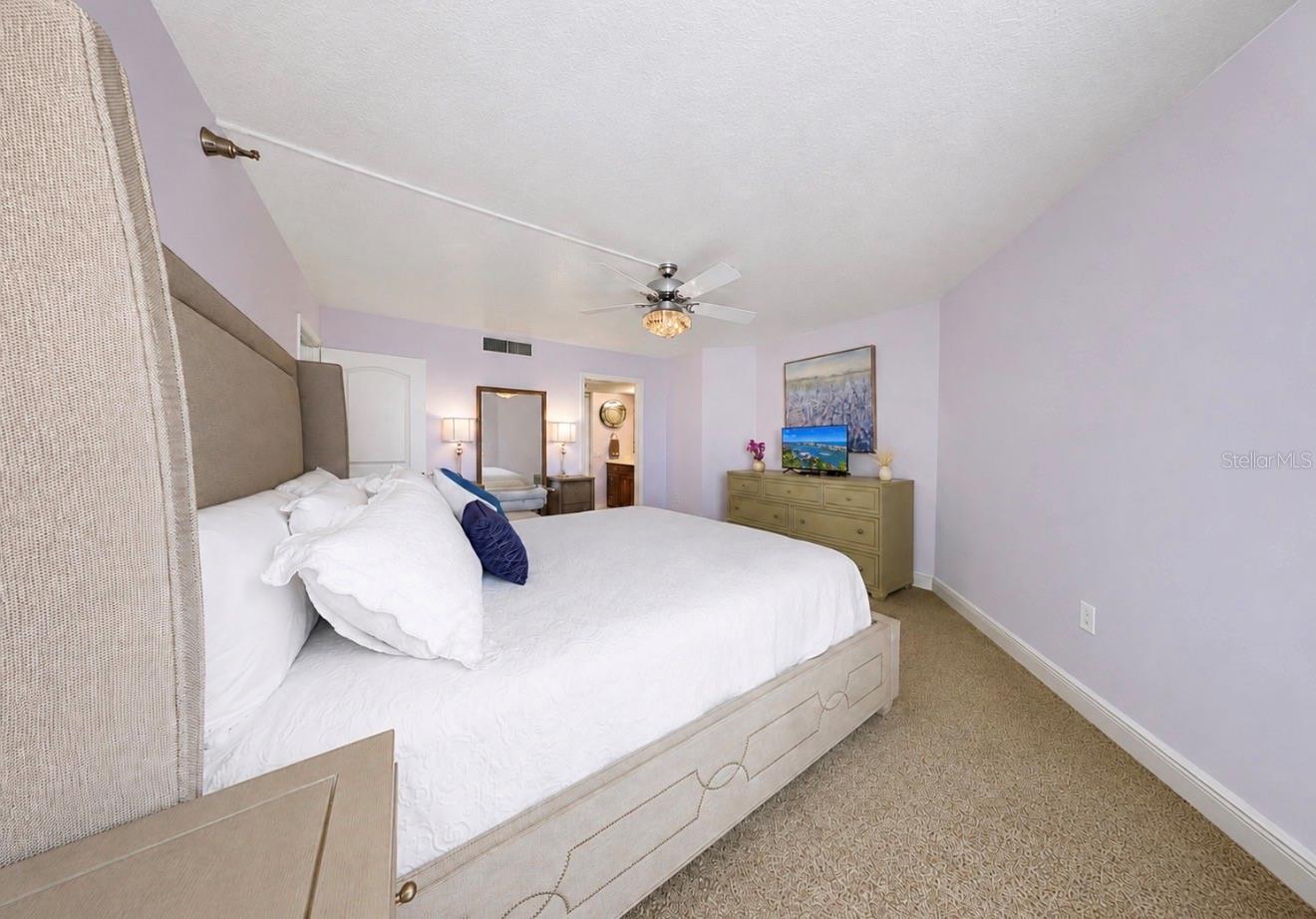 690 ISLAND WAY #501