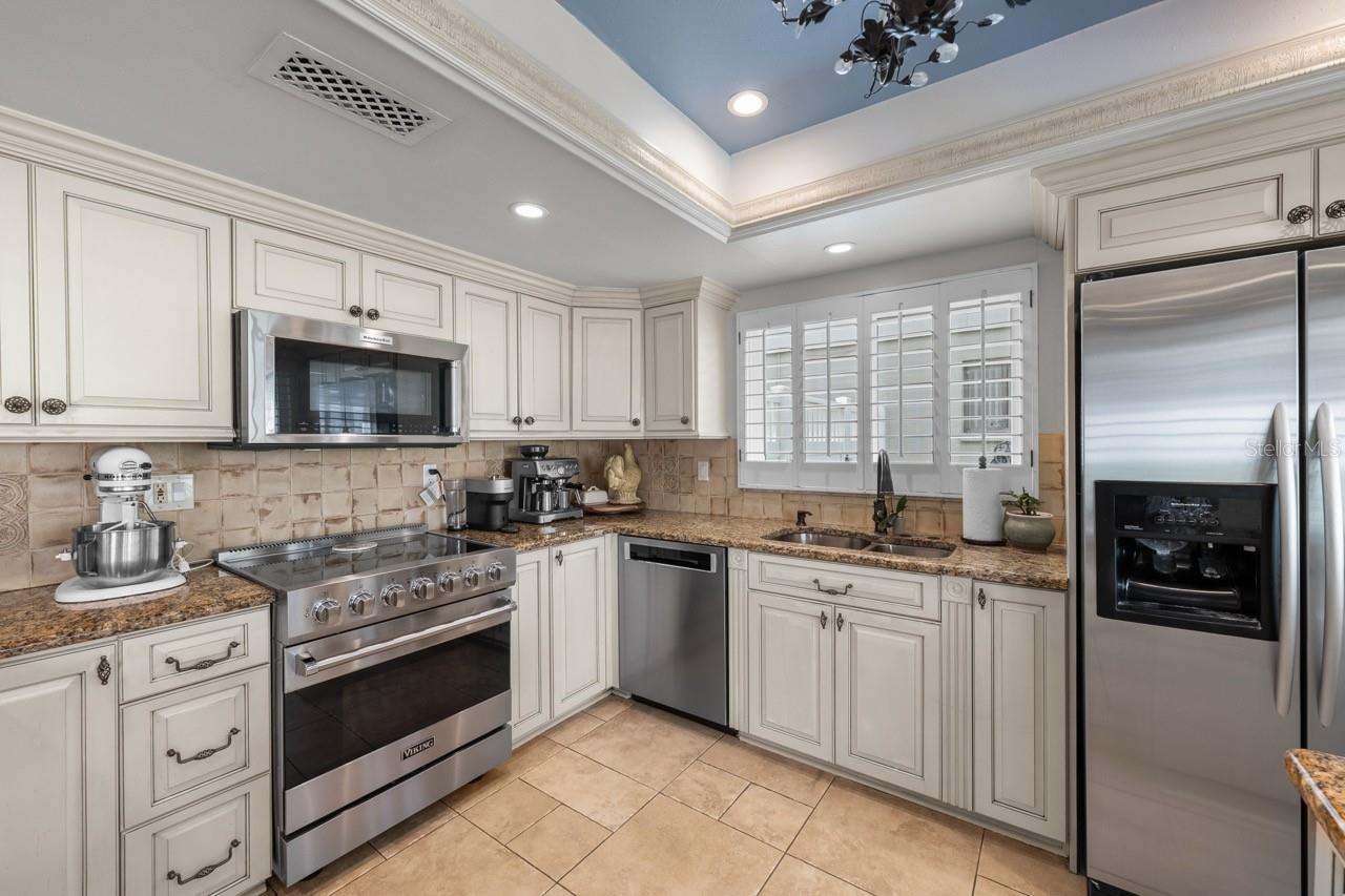 3303 EL AMADOR CT