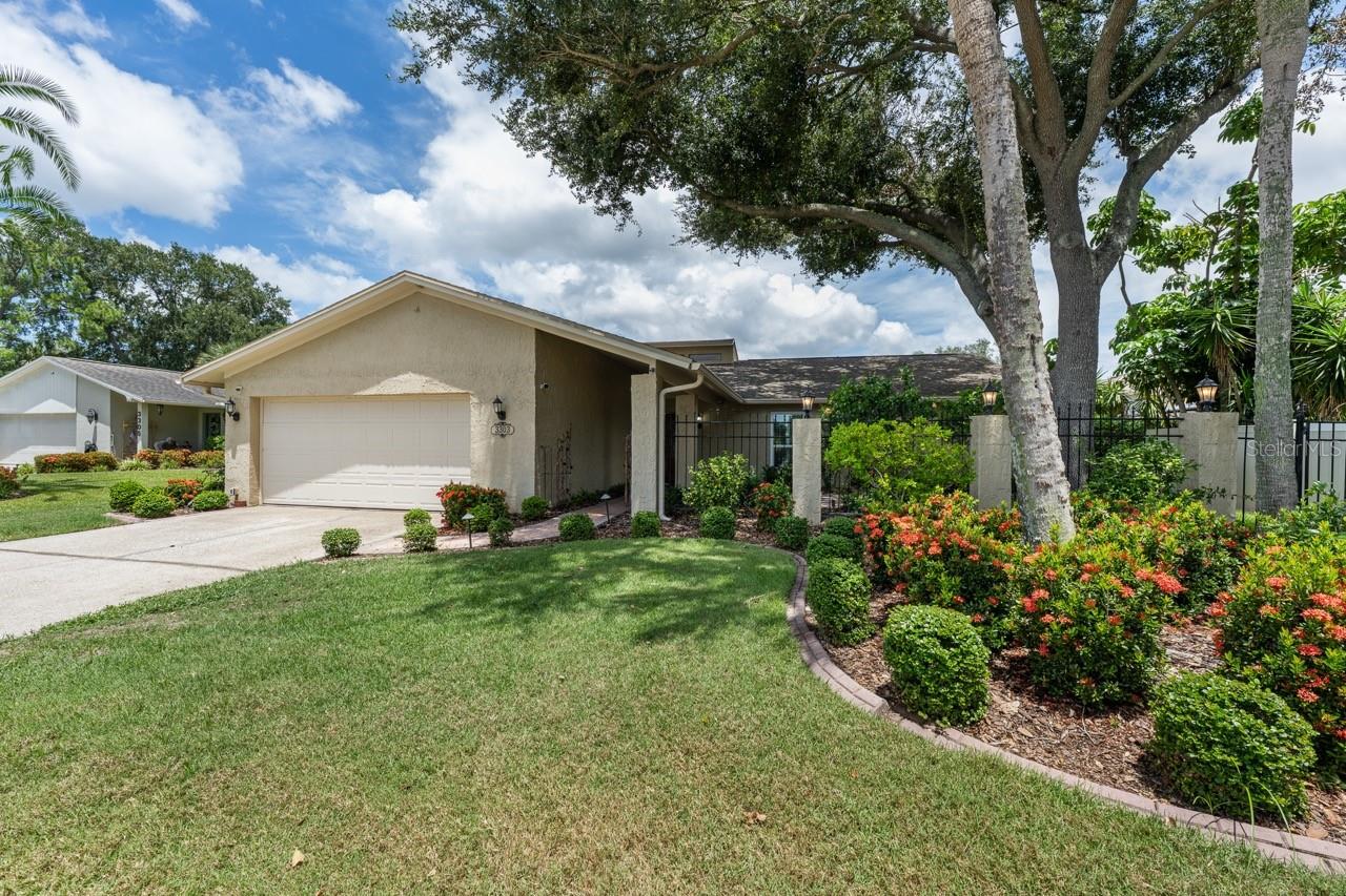 3303 EL AMADOR CT