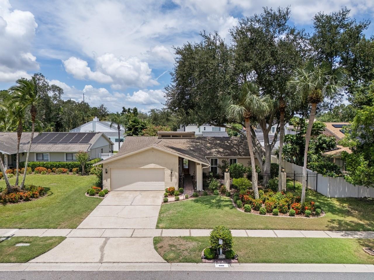 3303 EL AMADOR CT