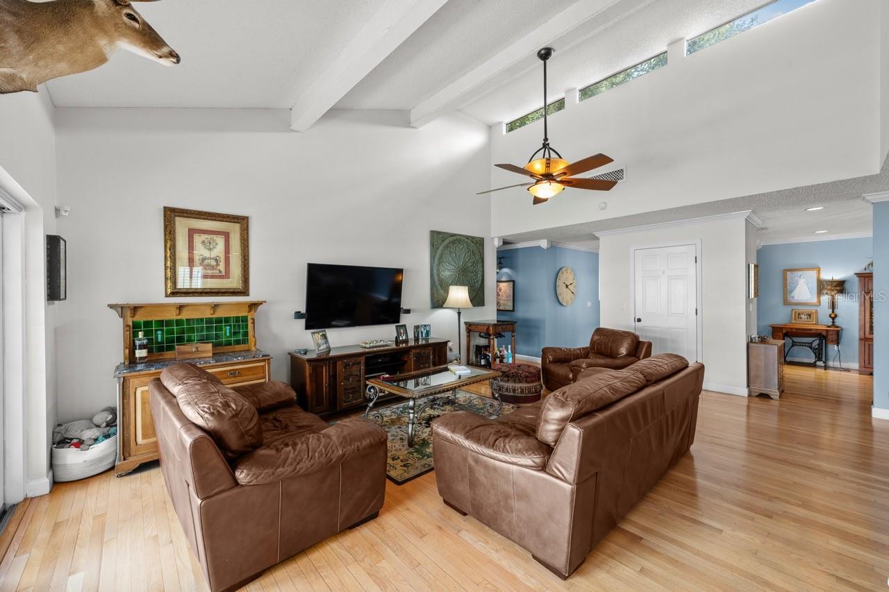 3303 EL AMADOR CT