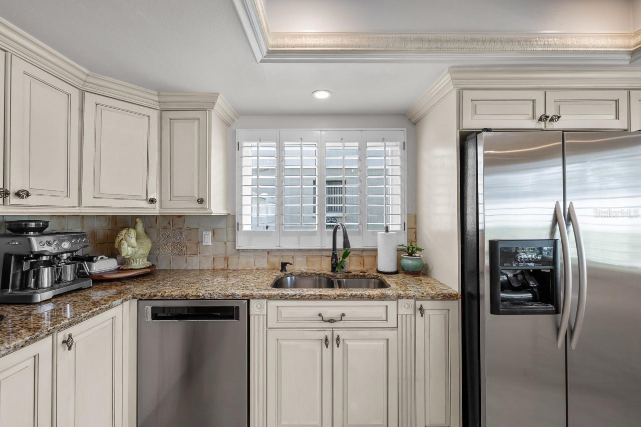 3303 EL AMADOR CT