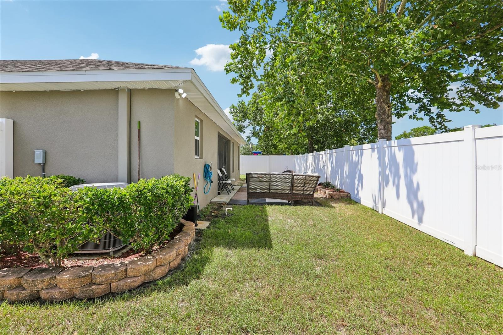 16214 VINE CLIFF AVE