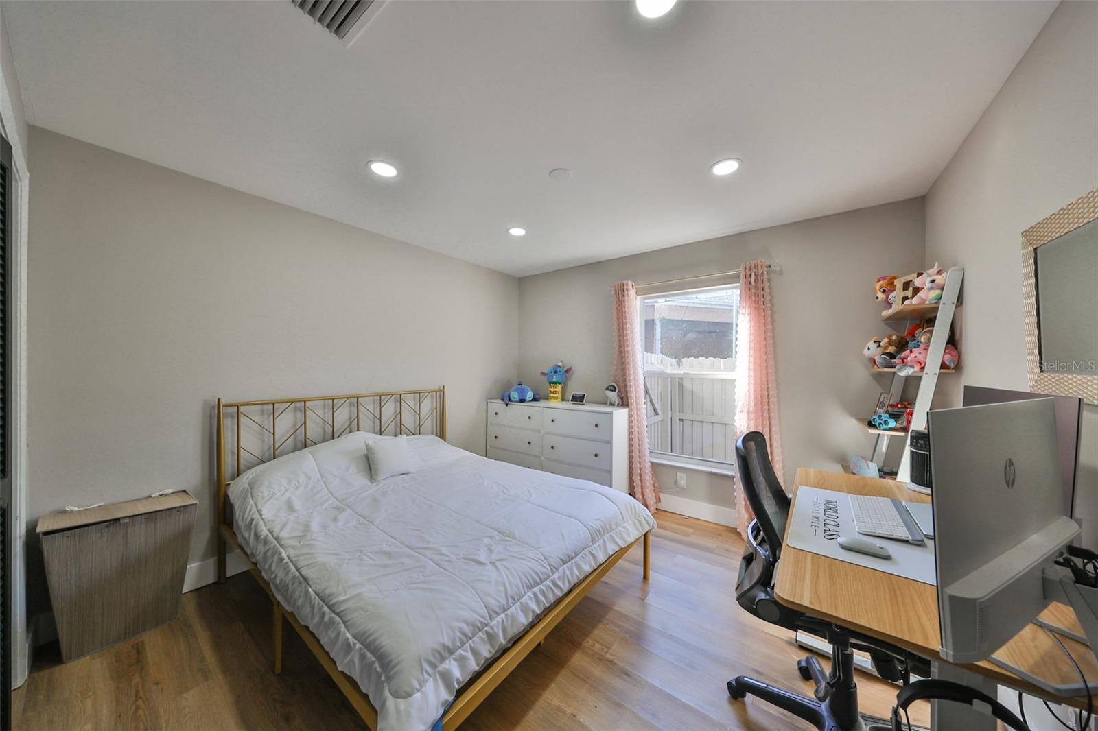 9309 HAMPSHIRE PARK DR