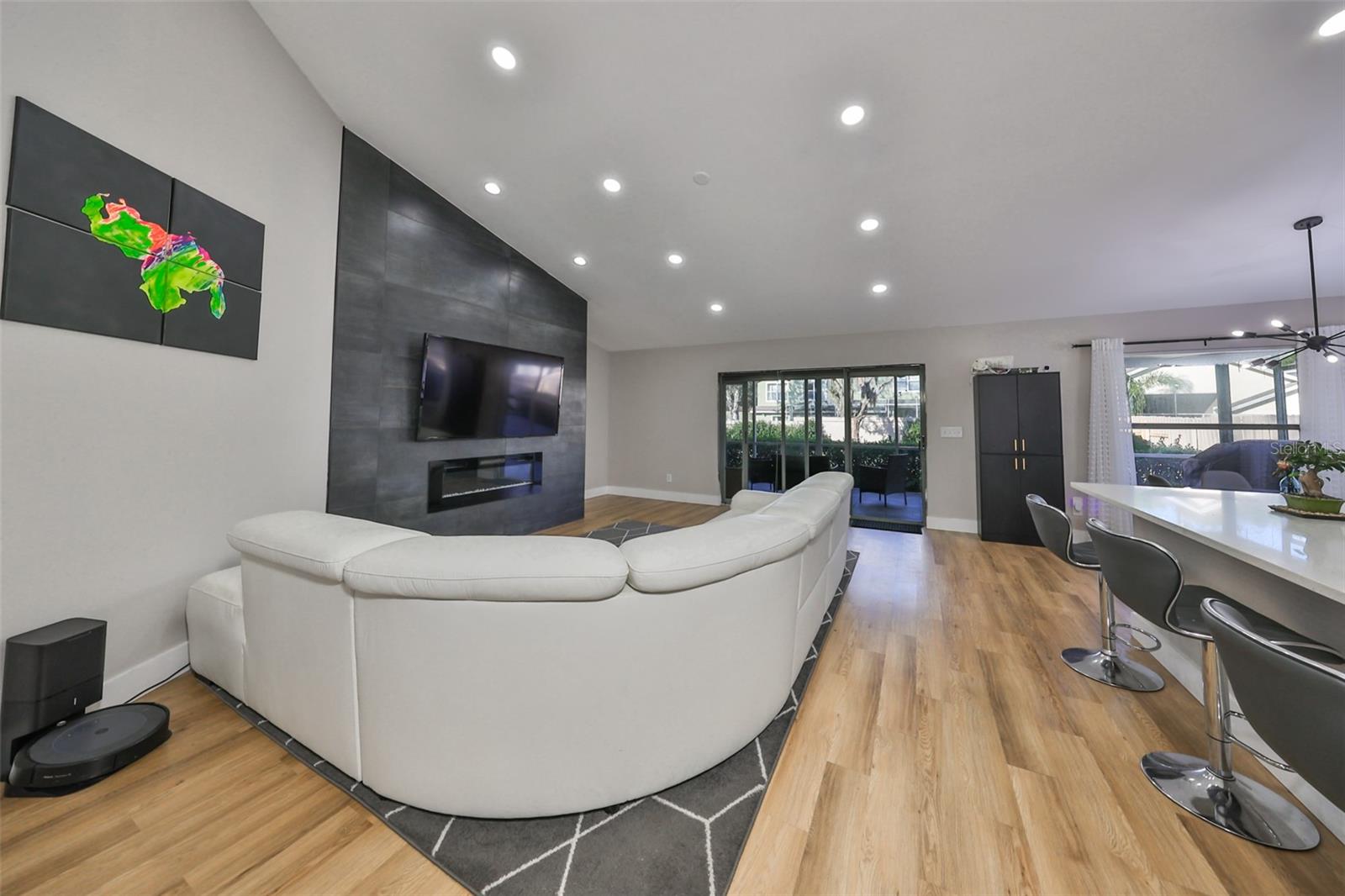 9309 HAMPSHIRE PARK DR