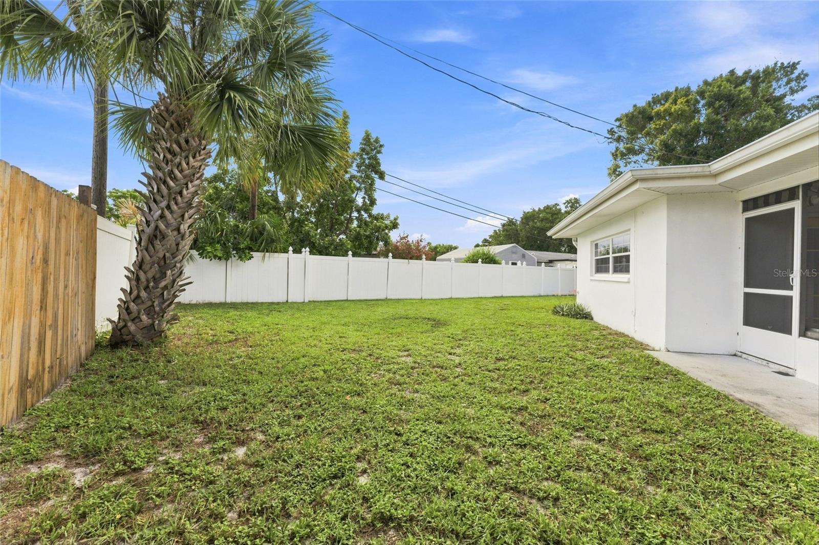 1773 LONDON LN