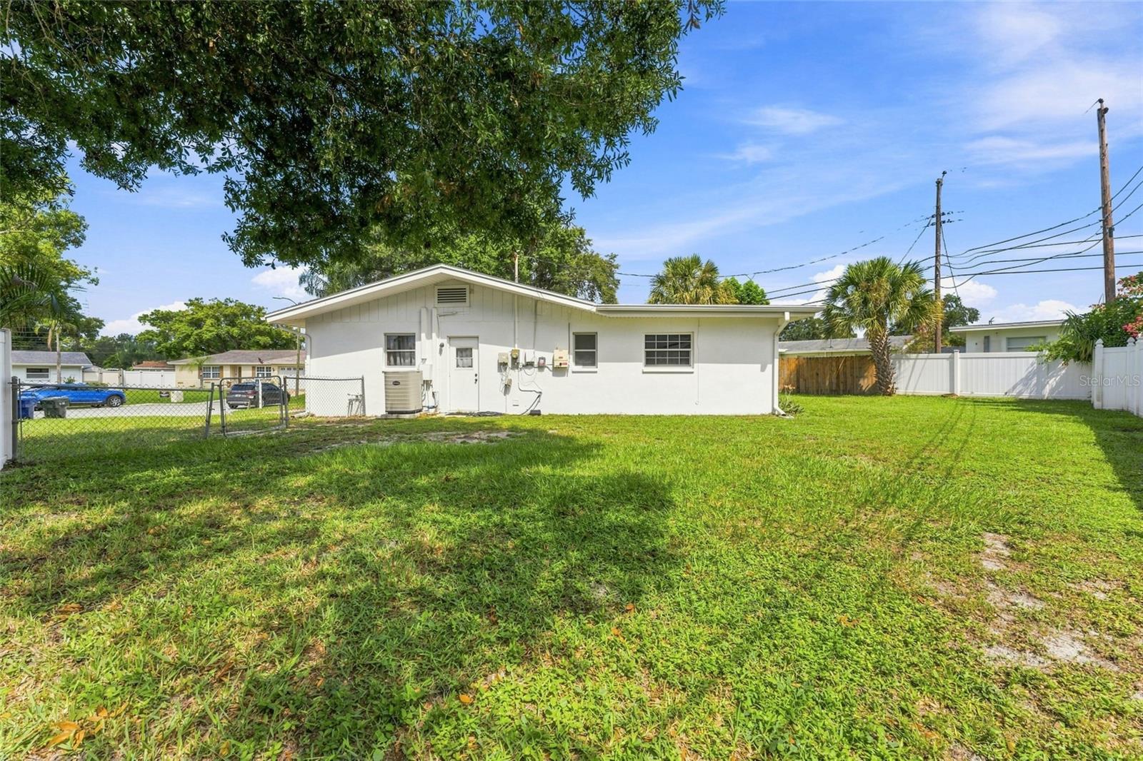 1773 LONDON LN