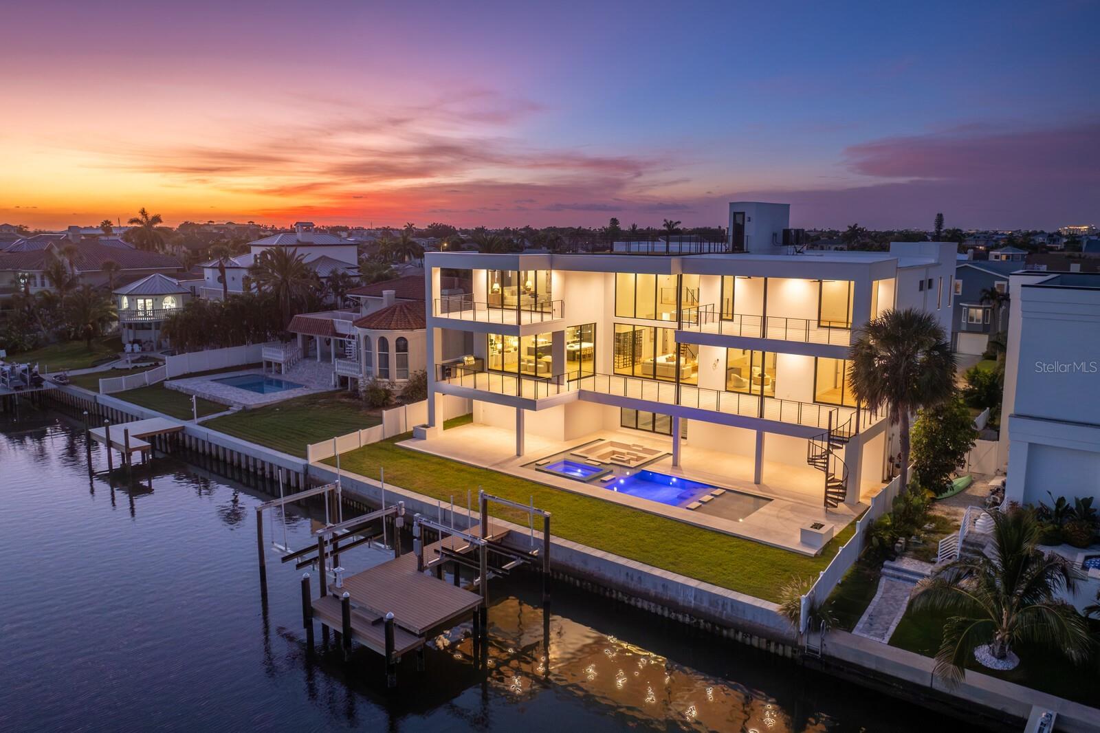 114 SANDS POINT DR