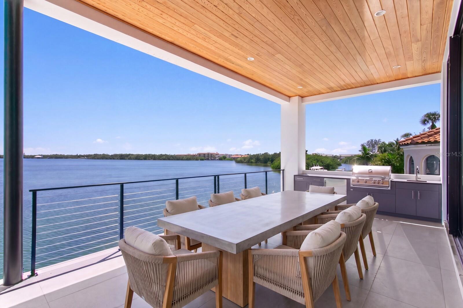 114 SANDS POINT DR