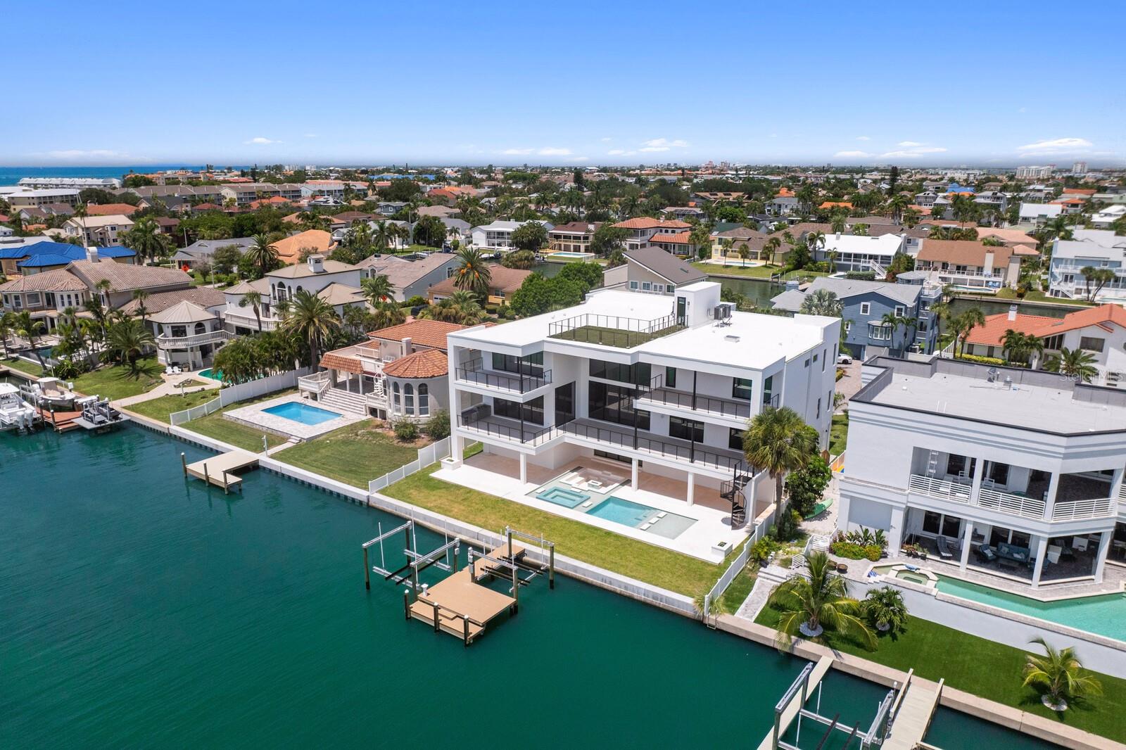 114 SANDS POINT DR