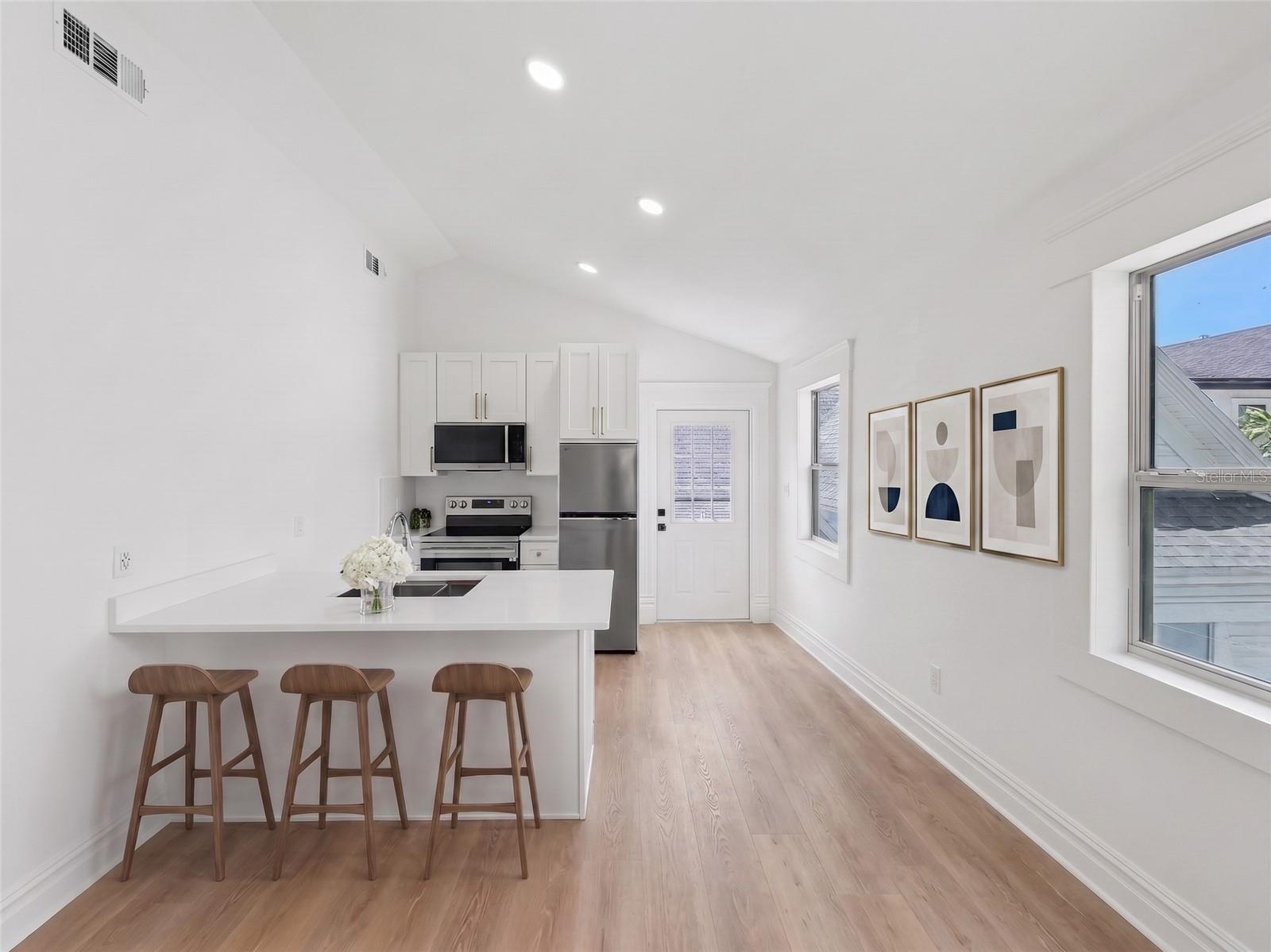 317 W FRANCES AVE