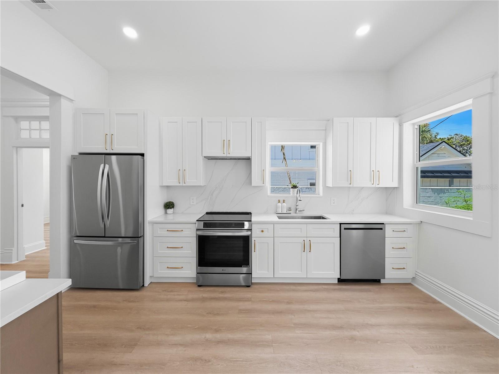 317 W FRANCES AVE