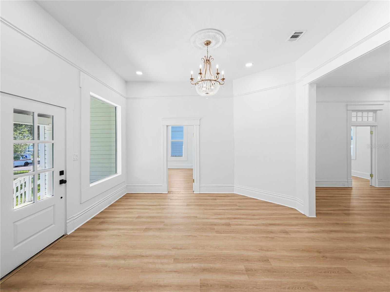 317 W FRANCES AVE