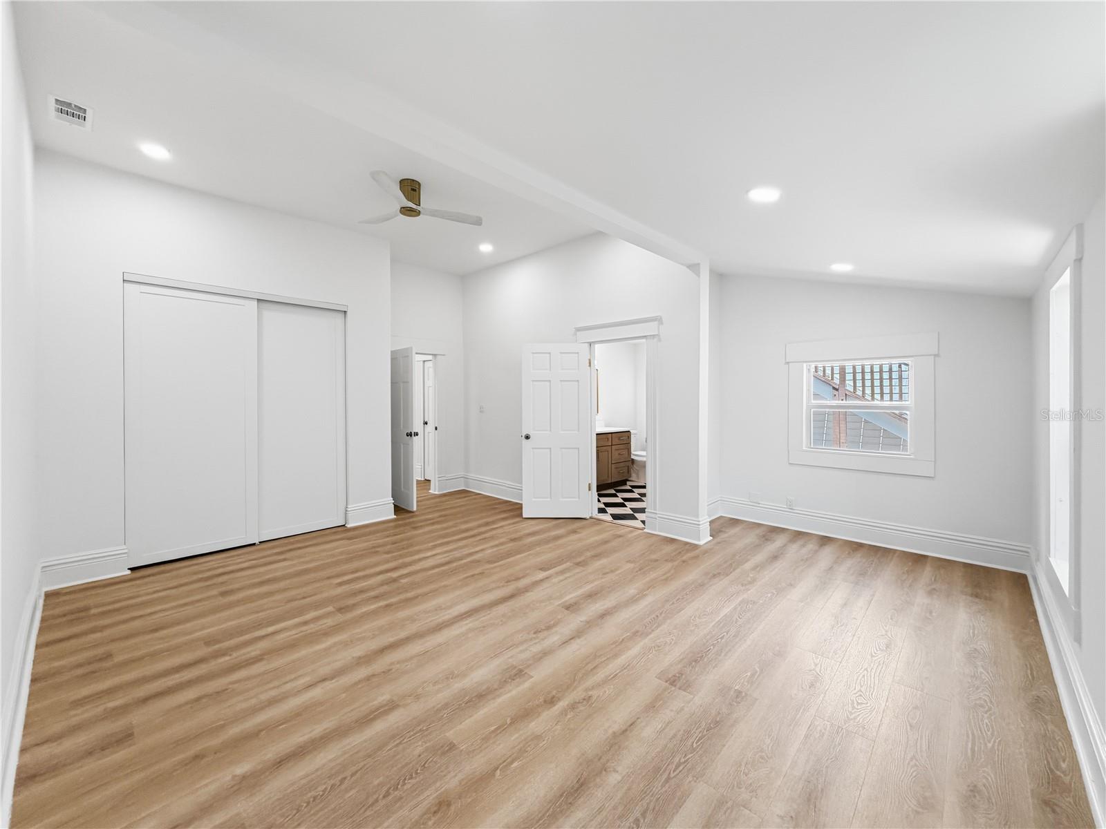 317 W FRANCES AVE