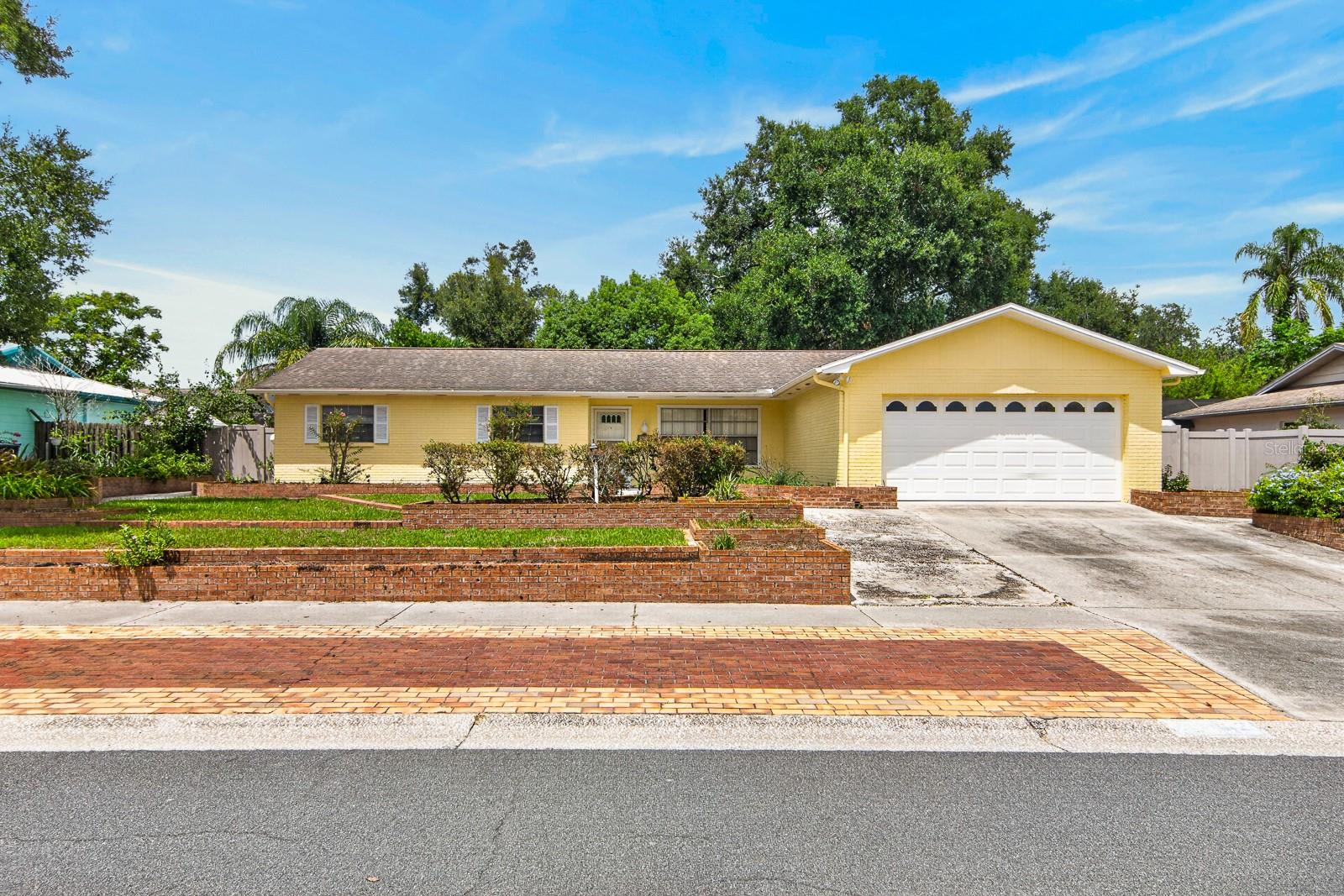 3832 PARKSIDE DR