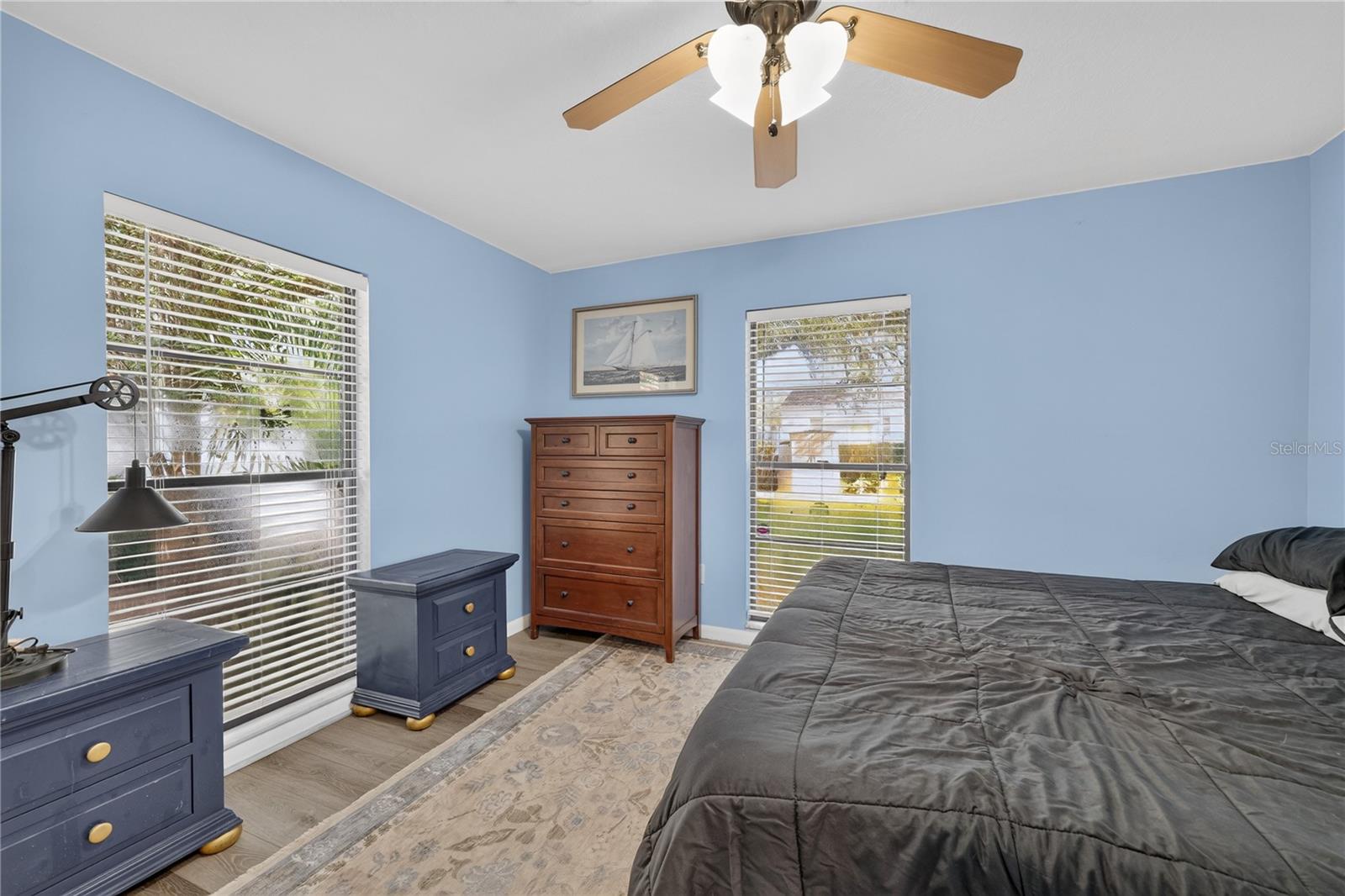 317 W COMANCHE AVE