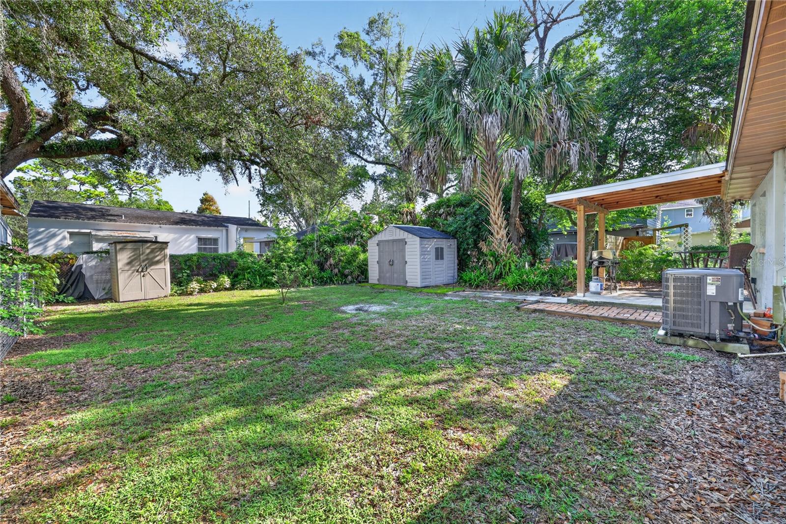317 W COMANCHE AVE