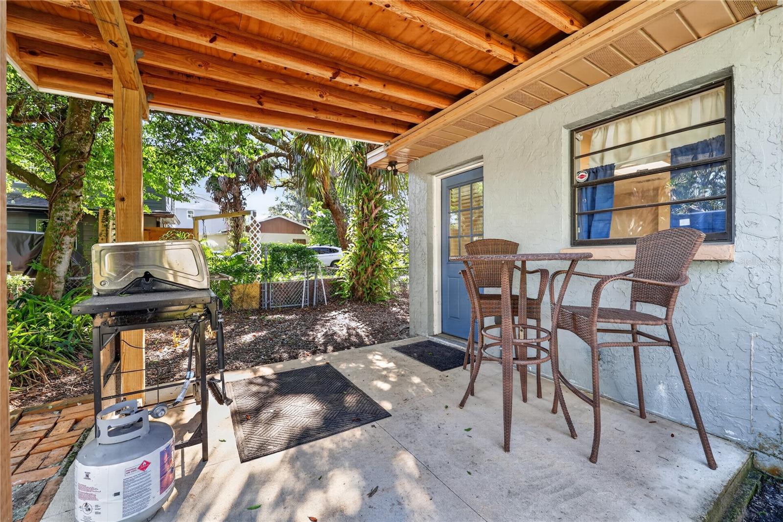317 W COMANCHE AVE