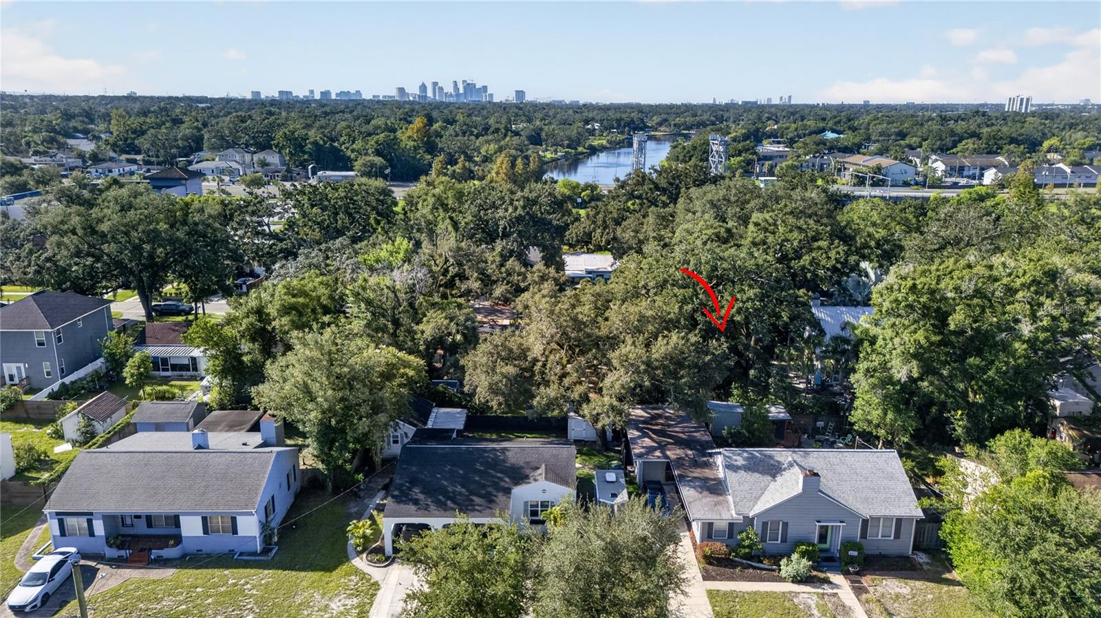 317 W COMANCHE AVE