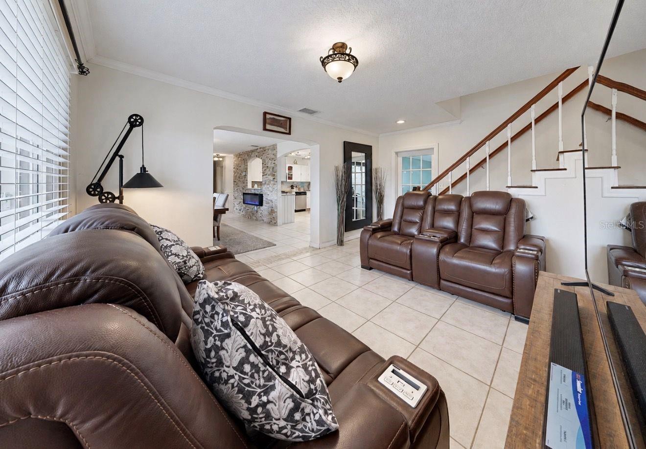 11004 RIVERVIEW DR