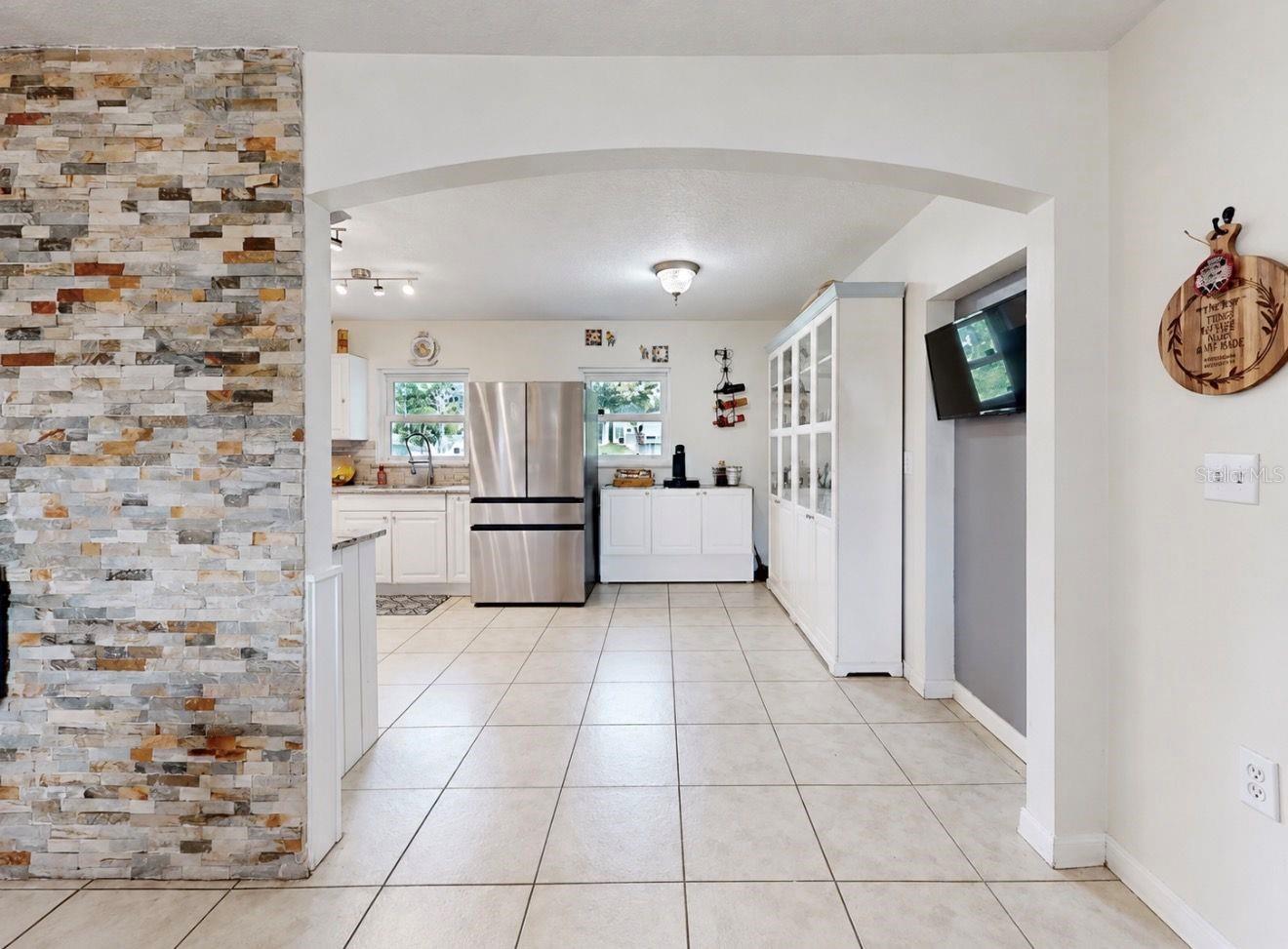 11004 RIVERVIEW DR