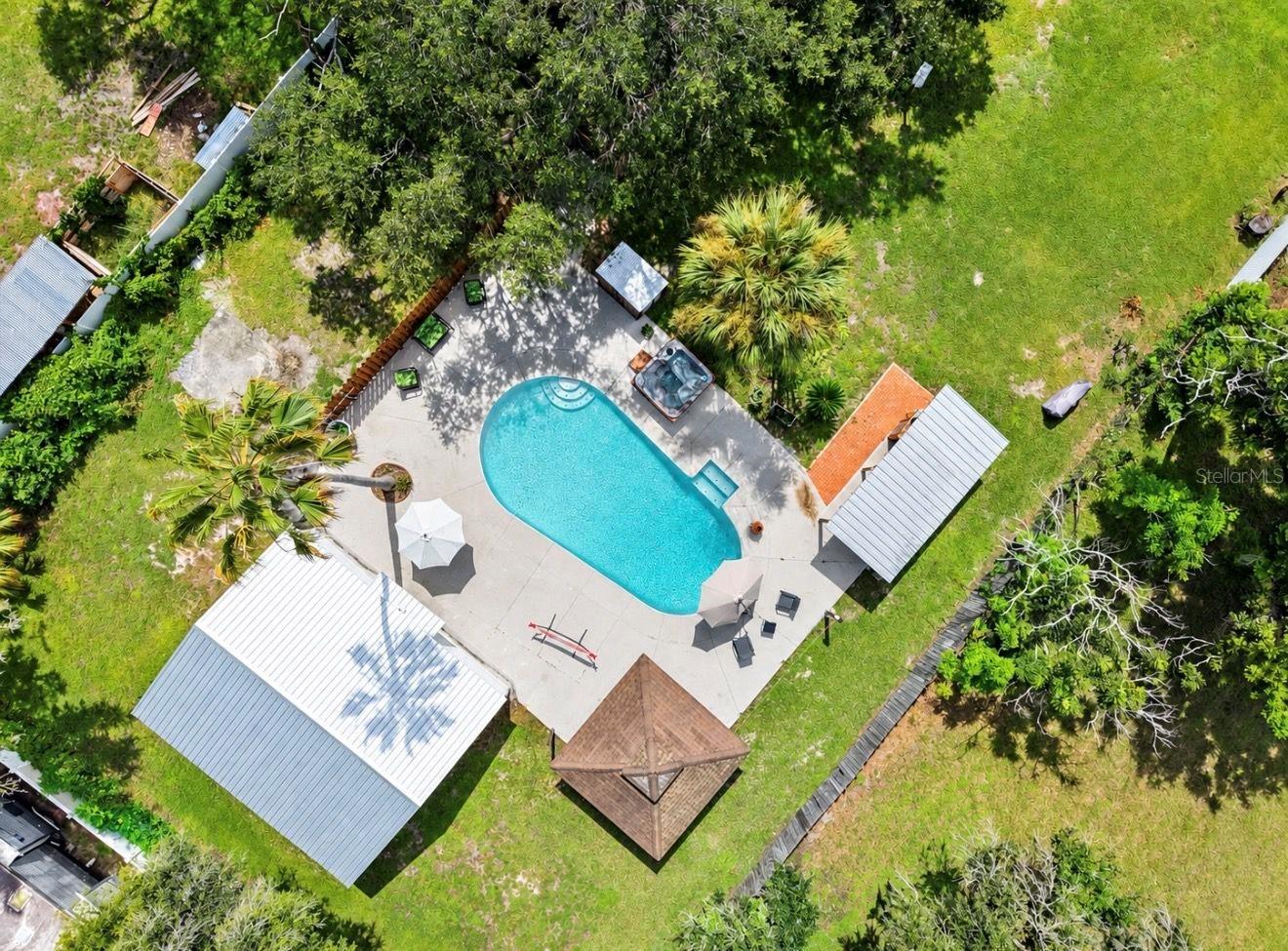 11004 RIVERVIEW DR