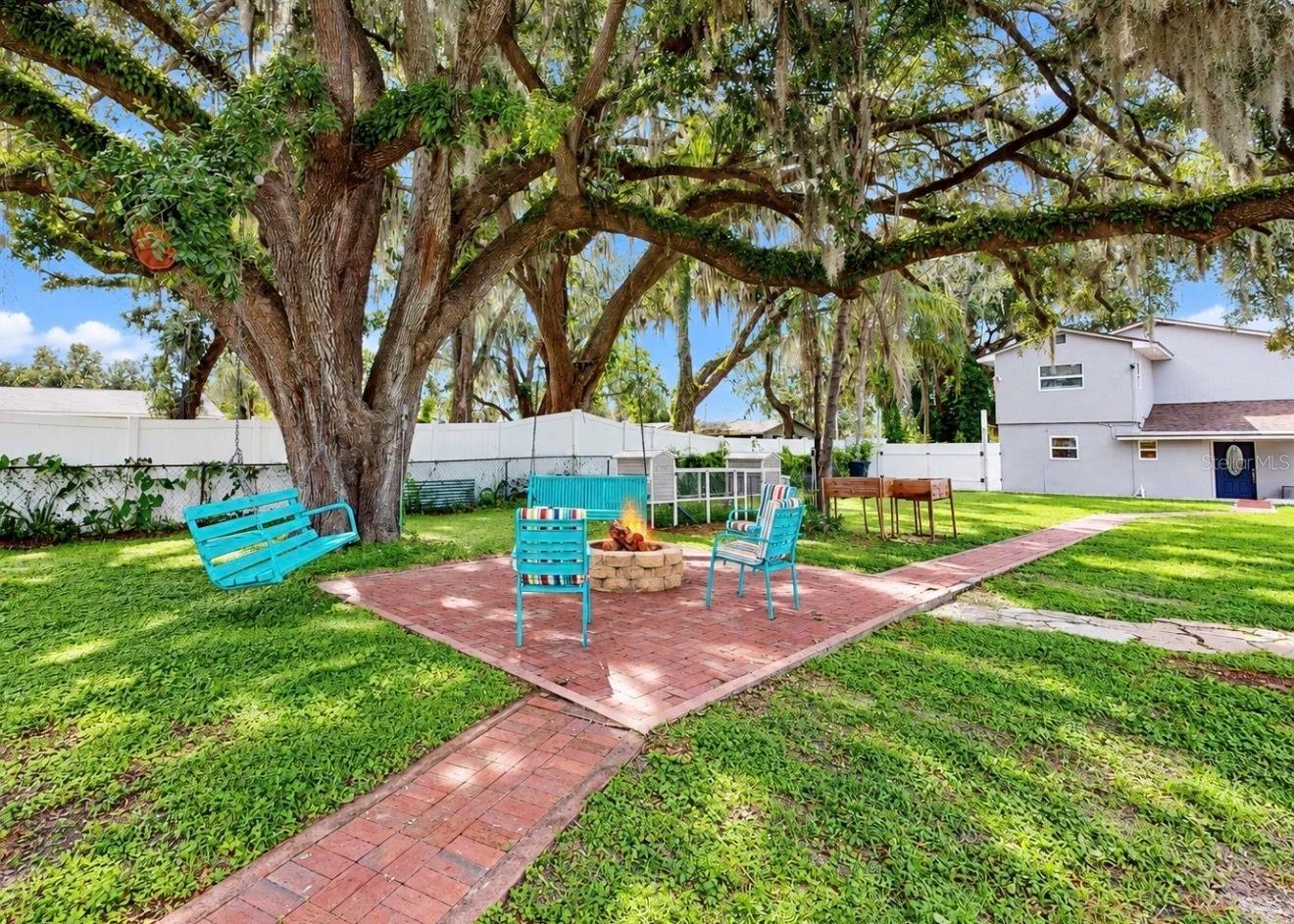 11004 RIVERVIEW DR