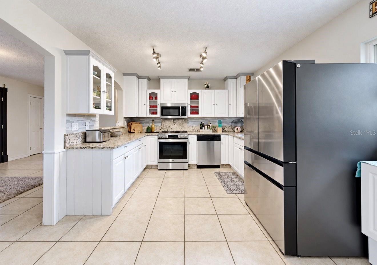 11004 RIVERVIEW DR