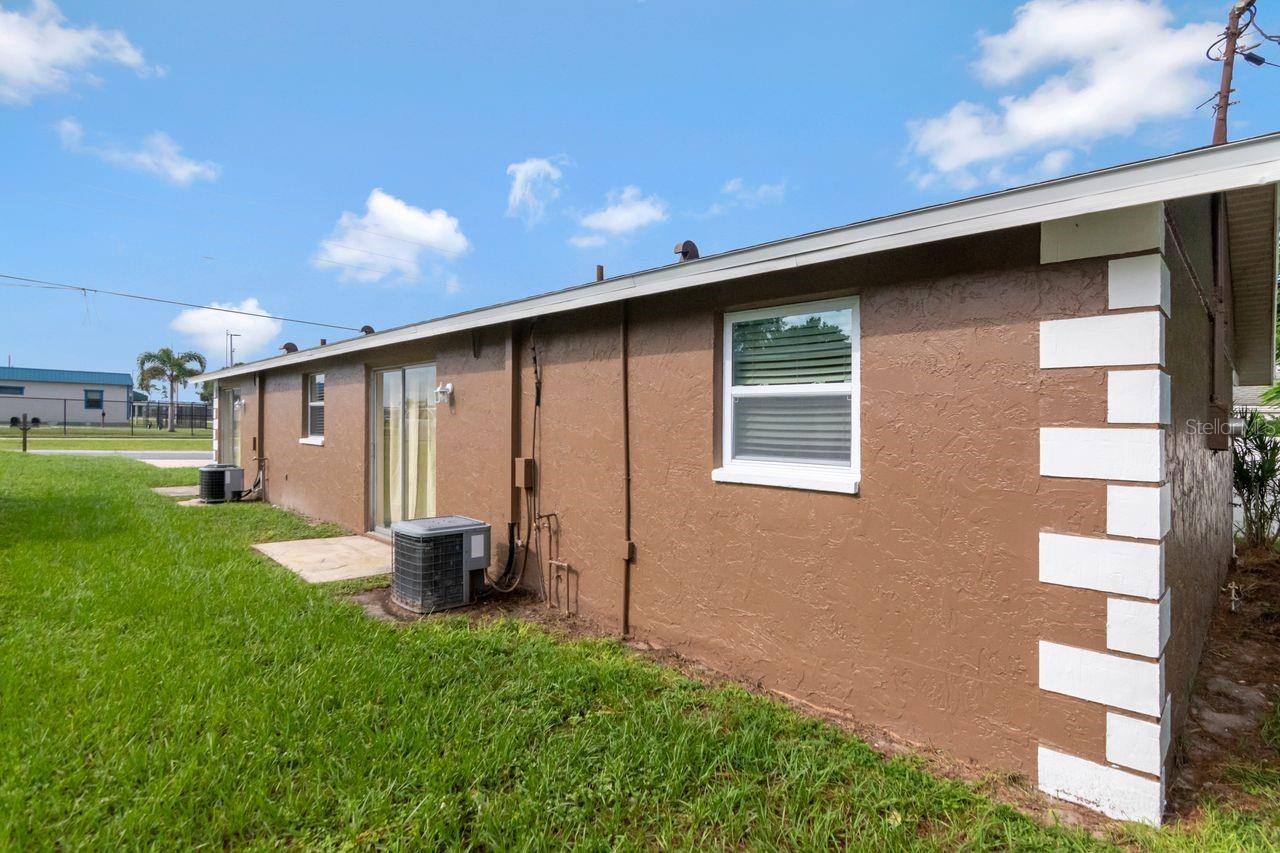5374/5376 SCHOOL RD