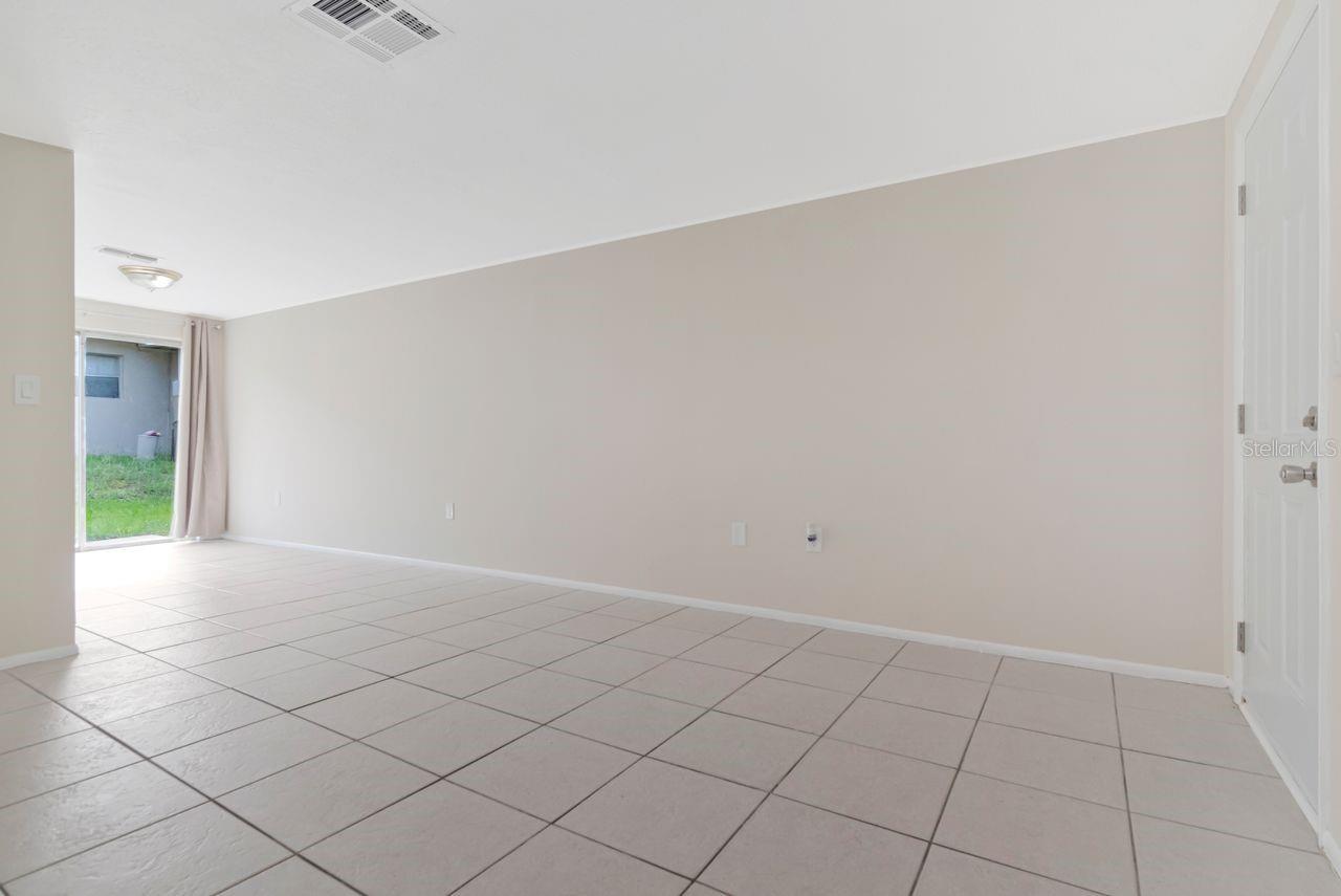 5374/5376 SCHOOL RD