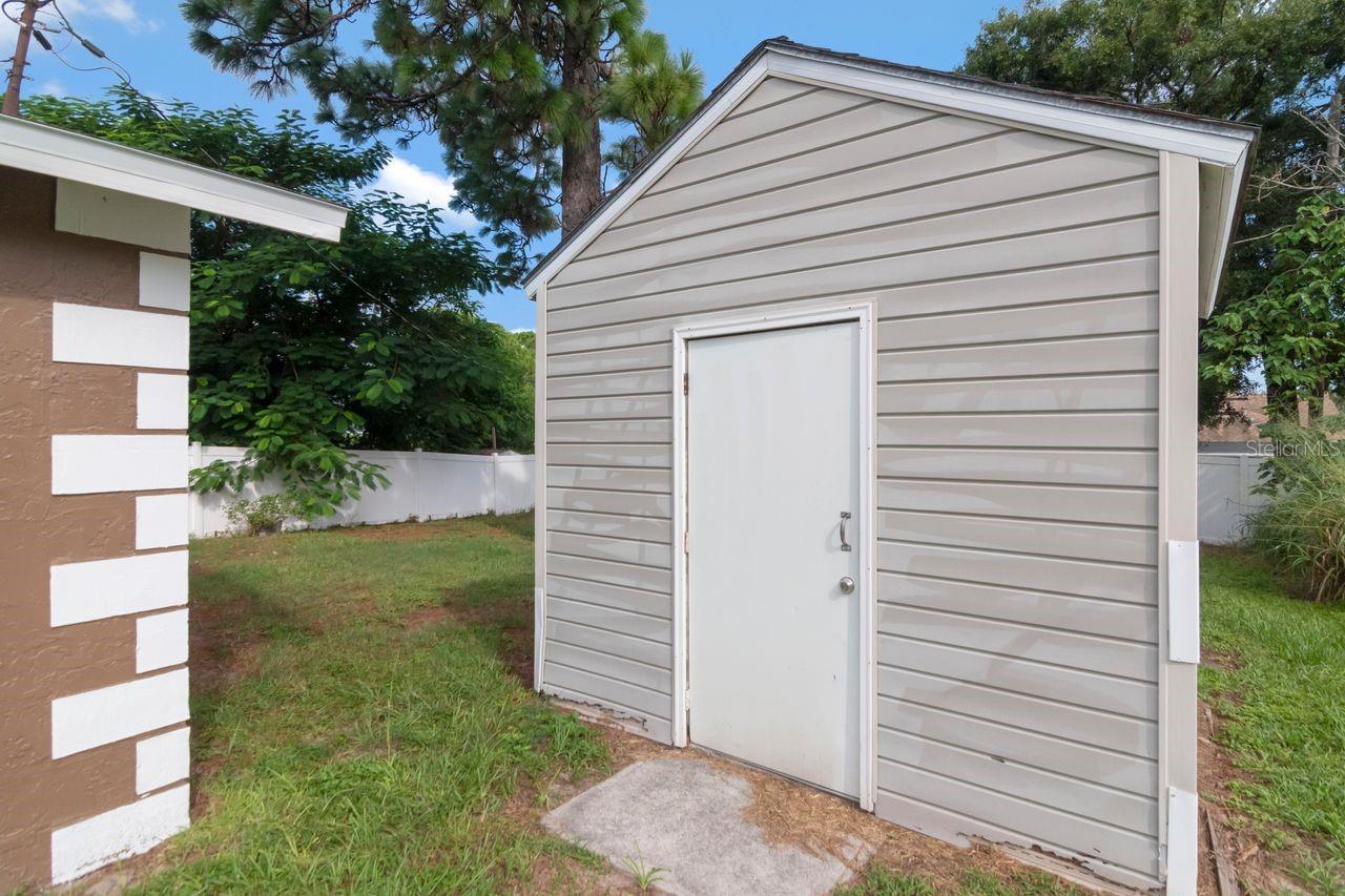 5374/5376 SCHOOL RD