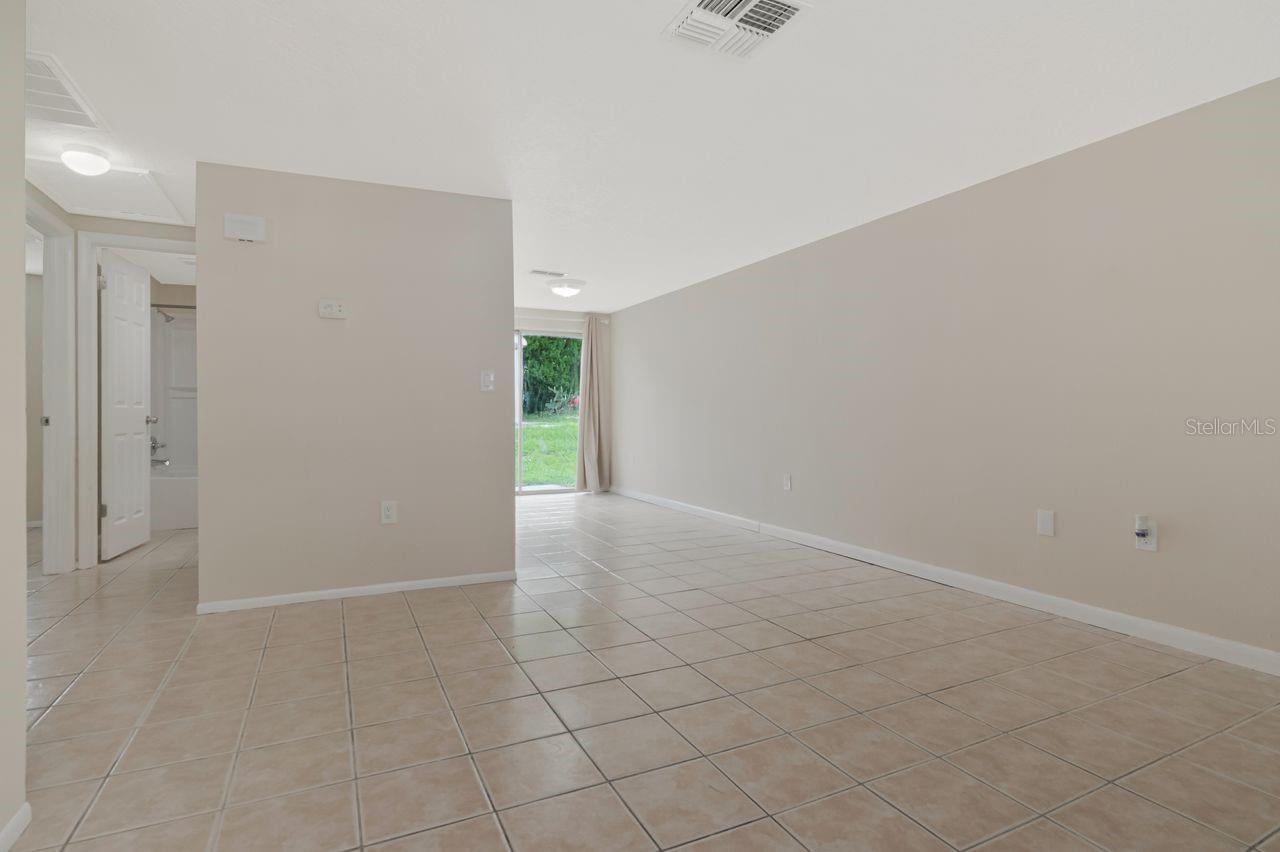5374/5376 SCHOOL RD