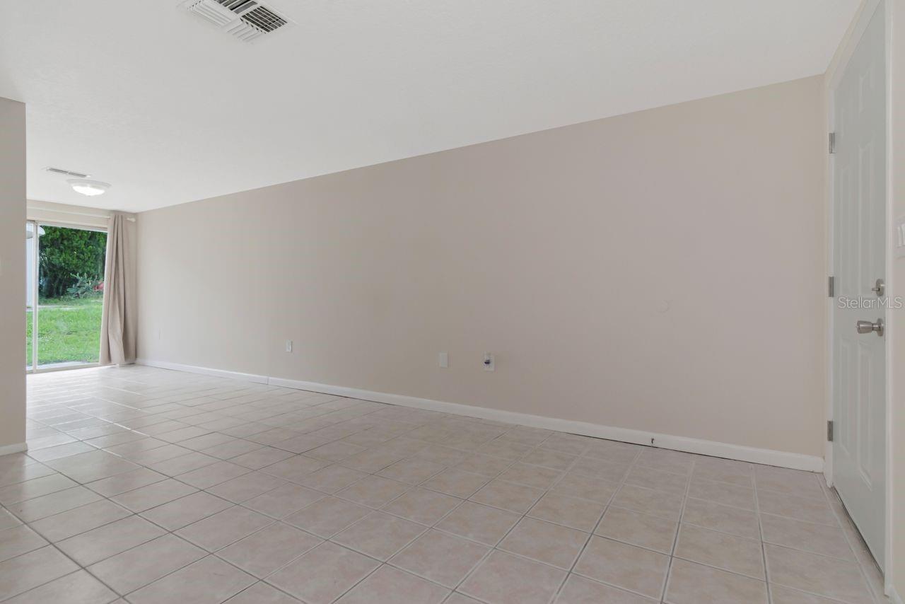 5374/5376 SCHOOL RD